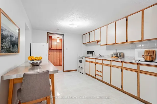 Additional property image - 994 Streamway Cres