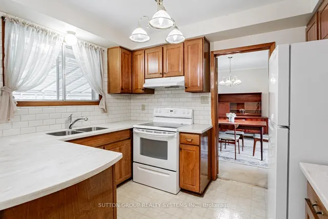 Additional property image - 994 Streamway Cres
