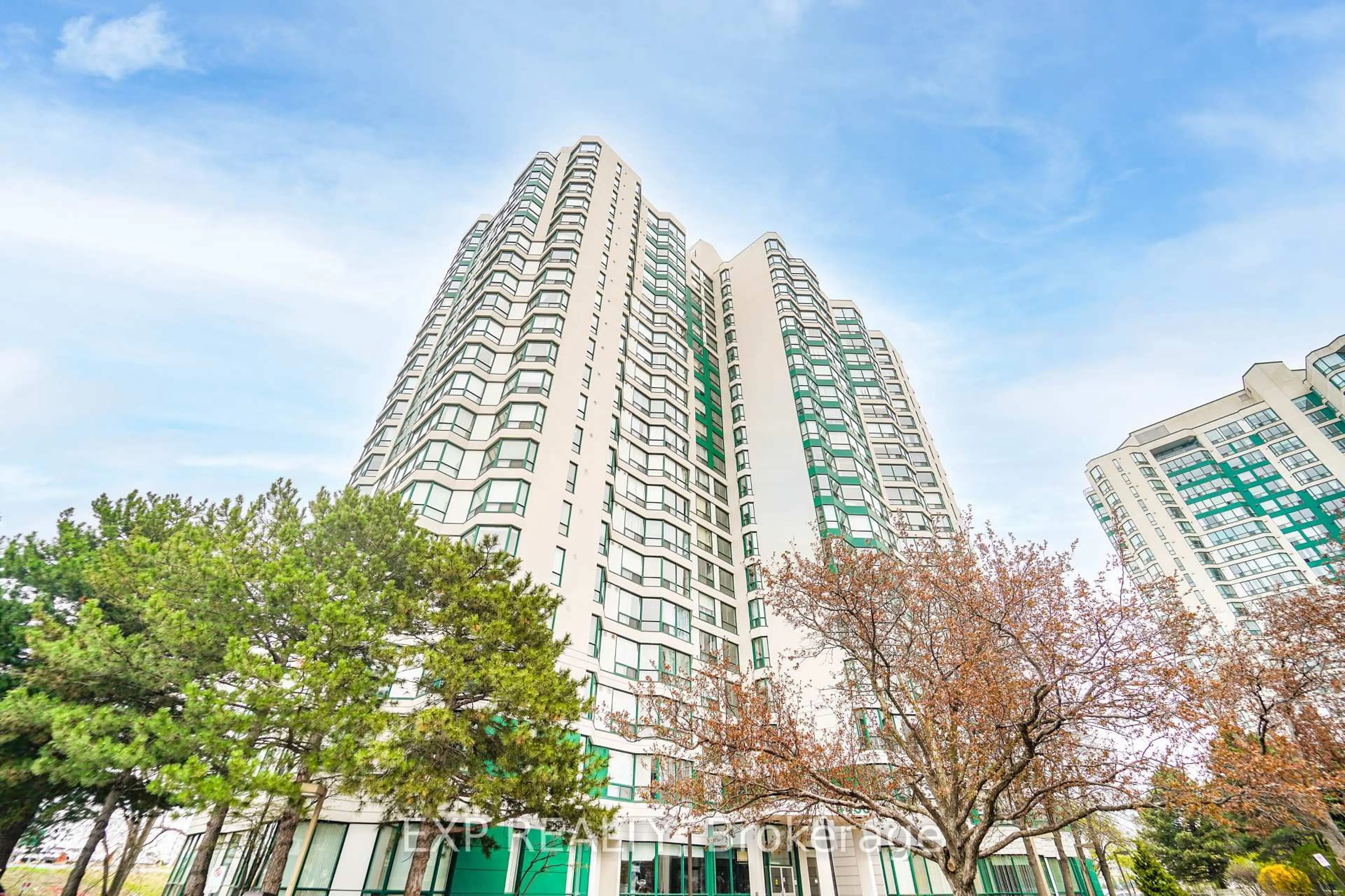 Indoor foyer for 4450 Tucana Crt #1003, Mississauga Ontario L5R 3R4