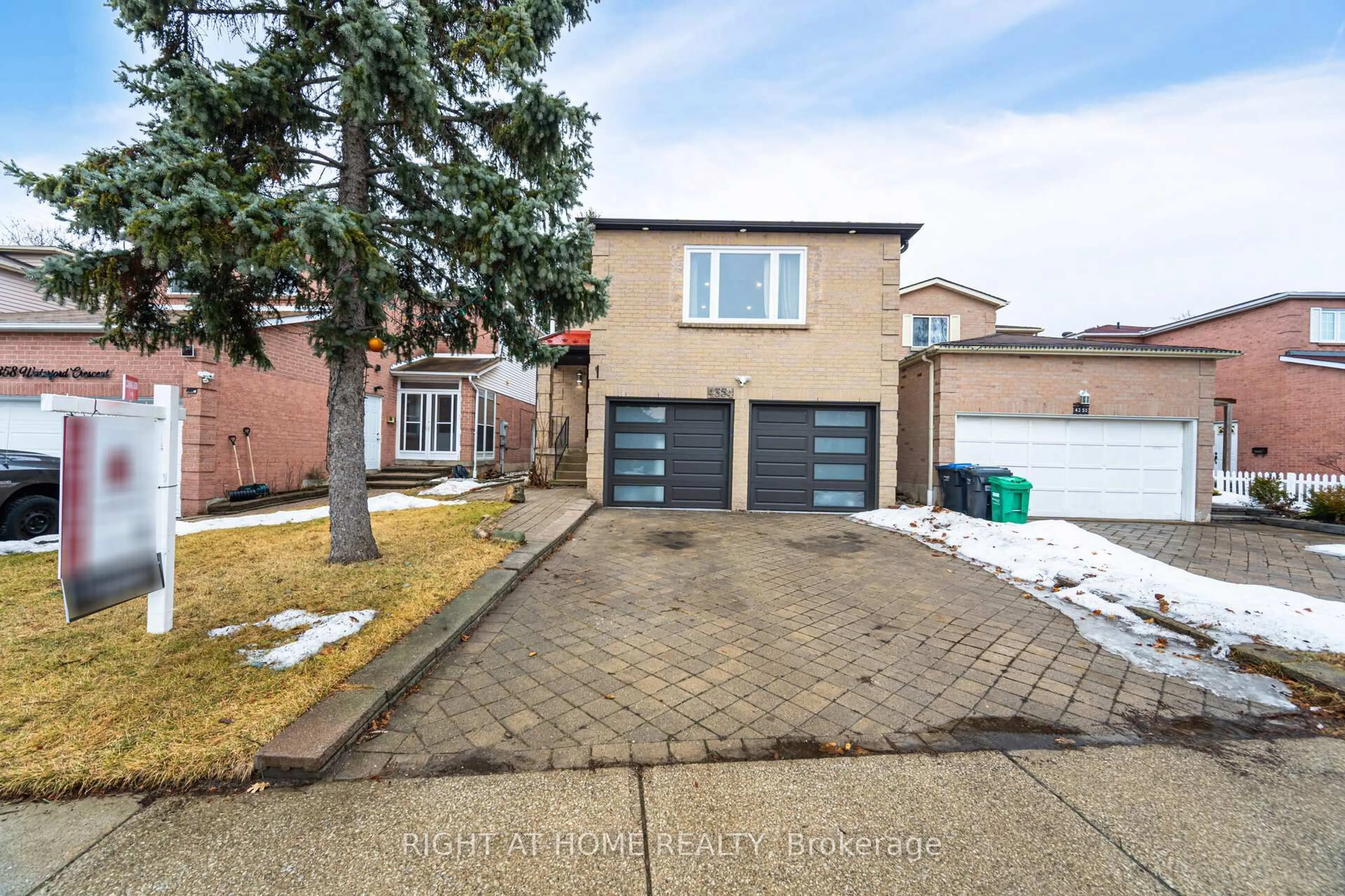 Home with brick exterior material, street for 4354 Waterford Cres, Mississauga Ontario L5R 2B2
