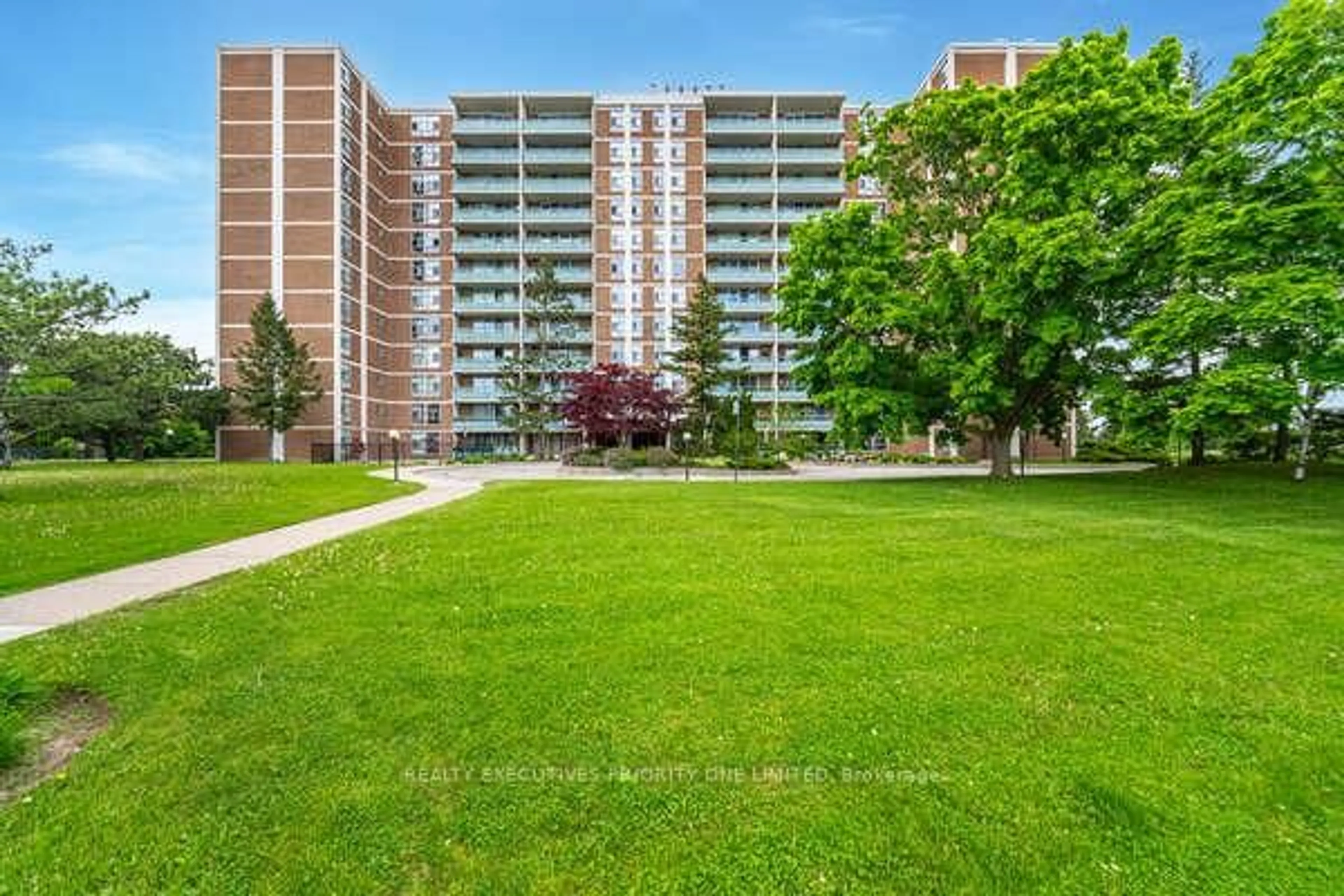 Patio, street for 44 Longbourne Dr #1212, Toronto Ontario M9R 2M7