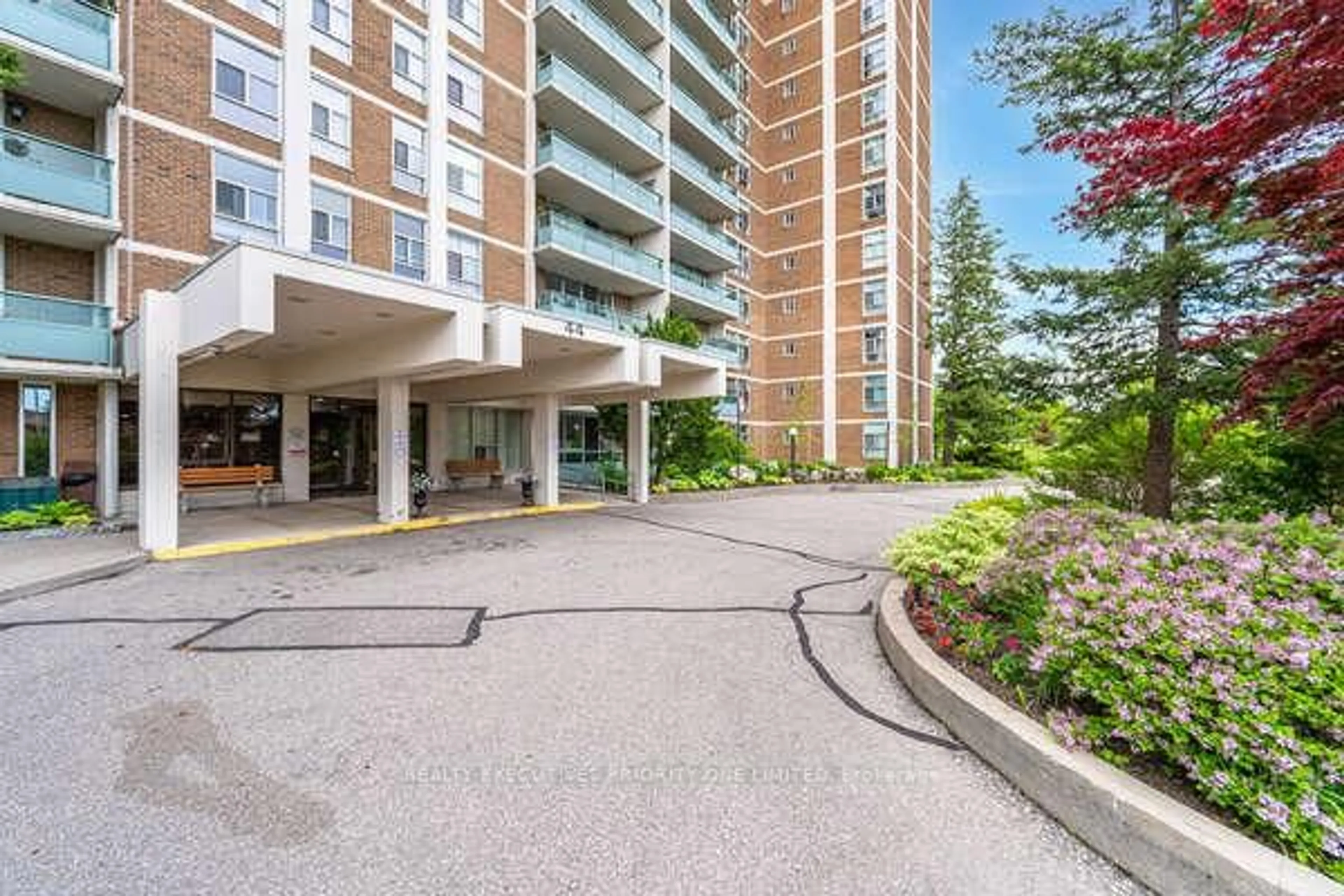 Patio, unknown for 44 Longbourne Dr #1212, Toronto Ontario M9R 2M7