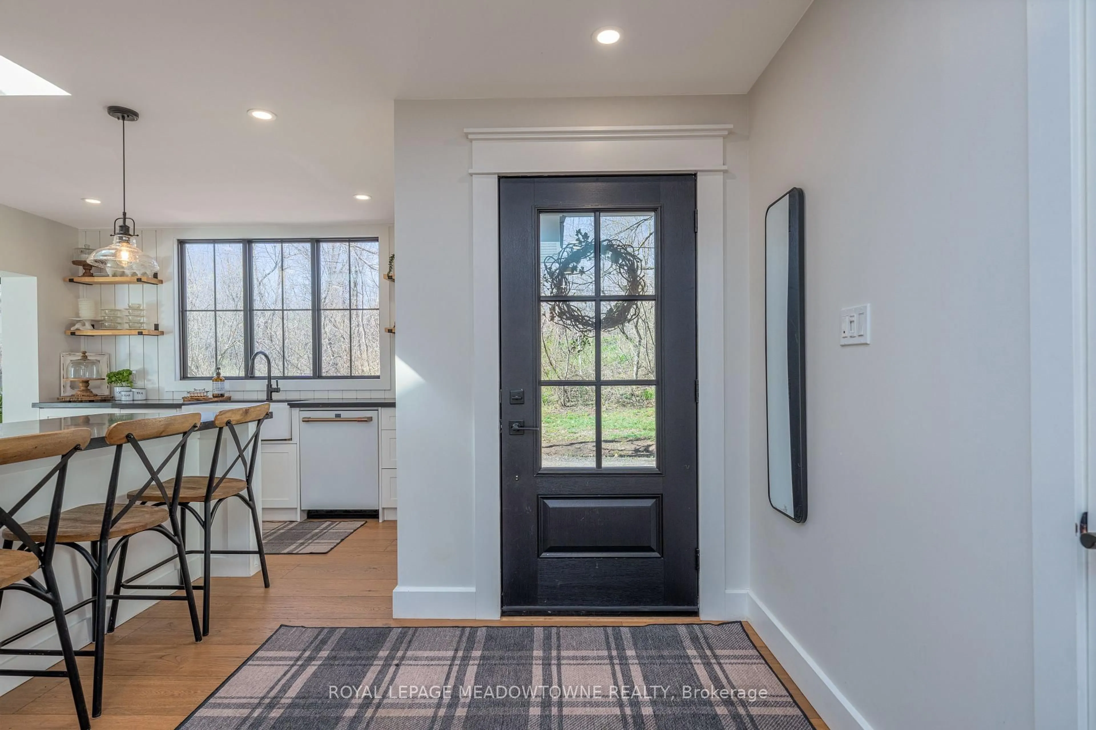 Indoor entryway for 27 Tweedle St, Halton Hills Ontario L7G 3S6