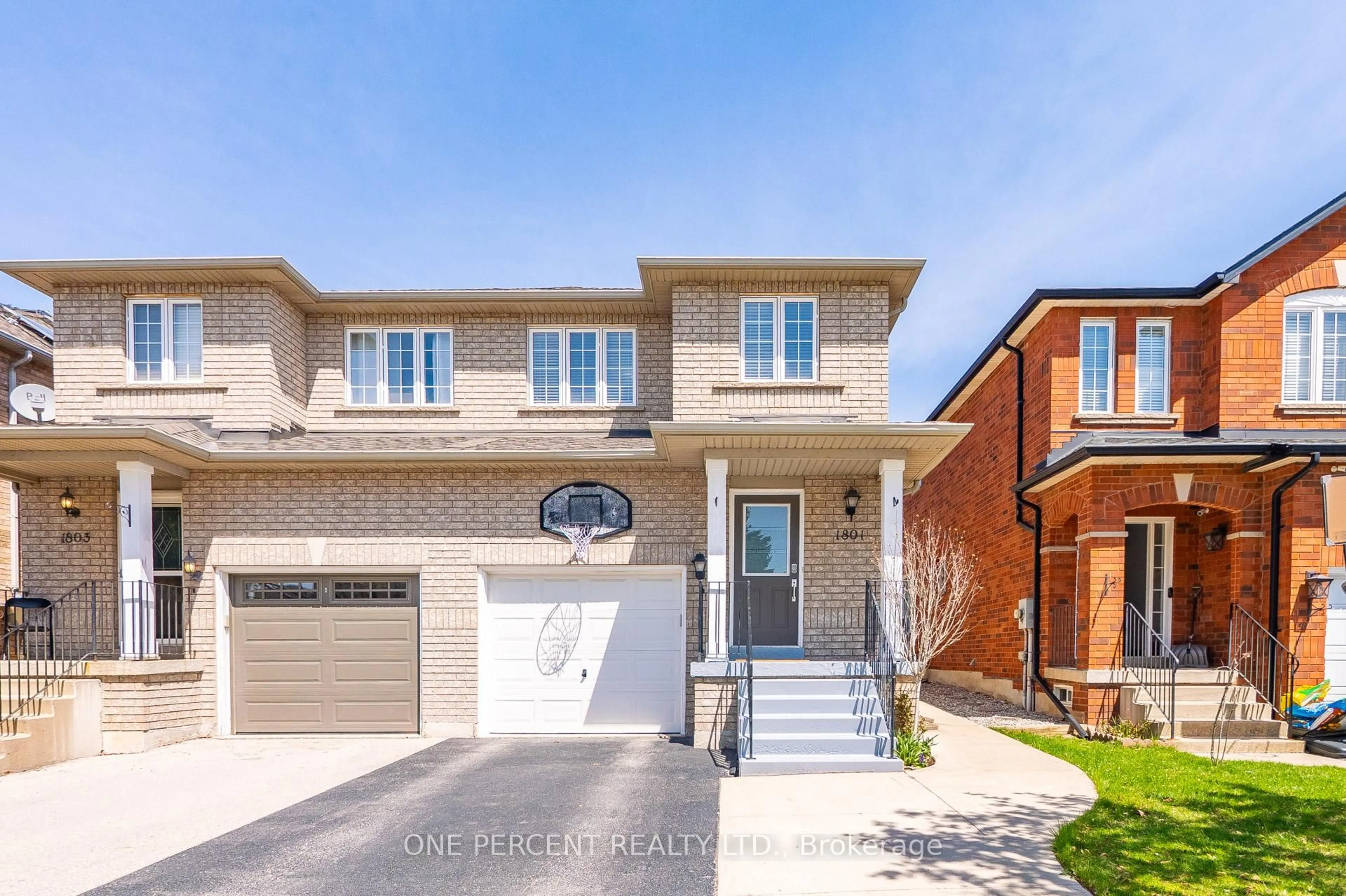 Home with brick exterior material, street for 1801 Creek Way, Burlington Ontario L7L 6R1