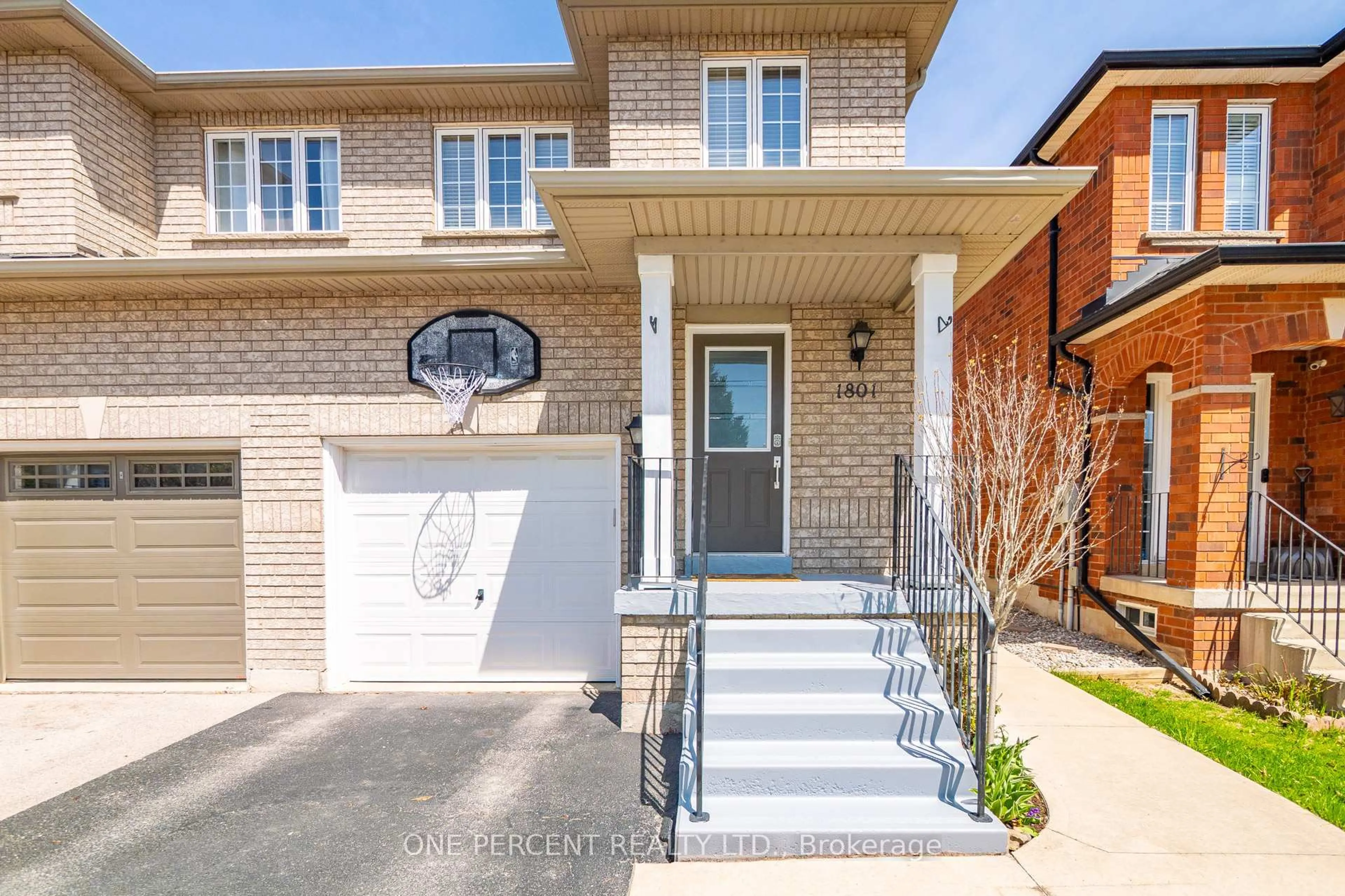 Home with brick exterior material, street for 1801 Creek Way, Burlington Ontario L7L 6R1