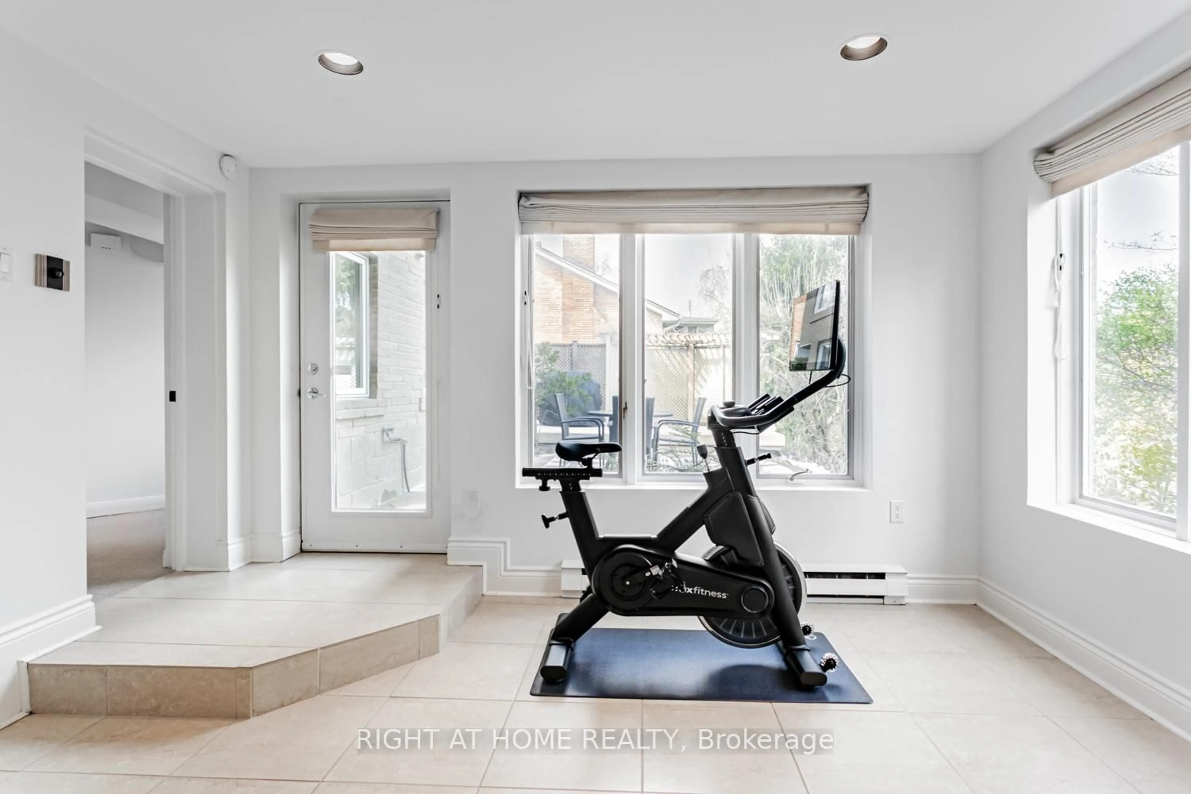 Gym or fitness room for 16 Leland Ave, Toronto Ontario M8Z 2X5