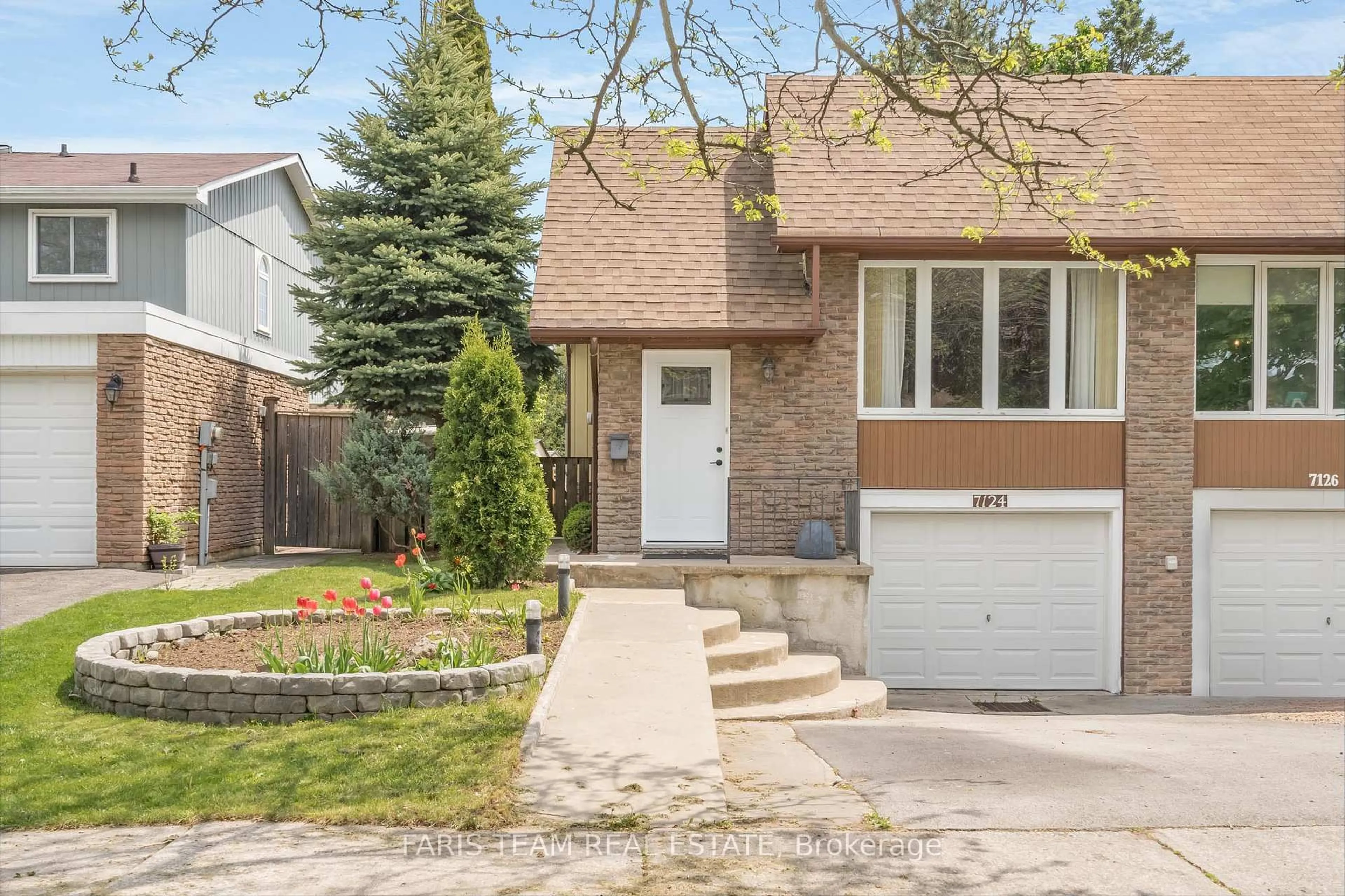 Home with brick exterior material, street for 7124 Cadiz Cres, Mississauga Ontario L5N 1Y4