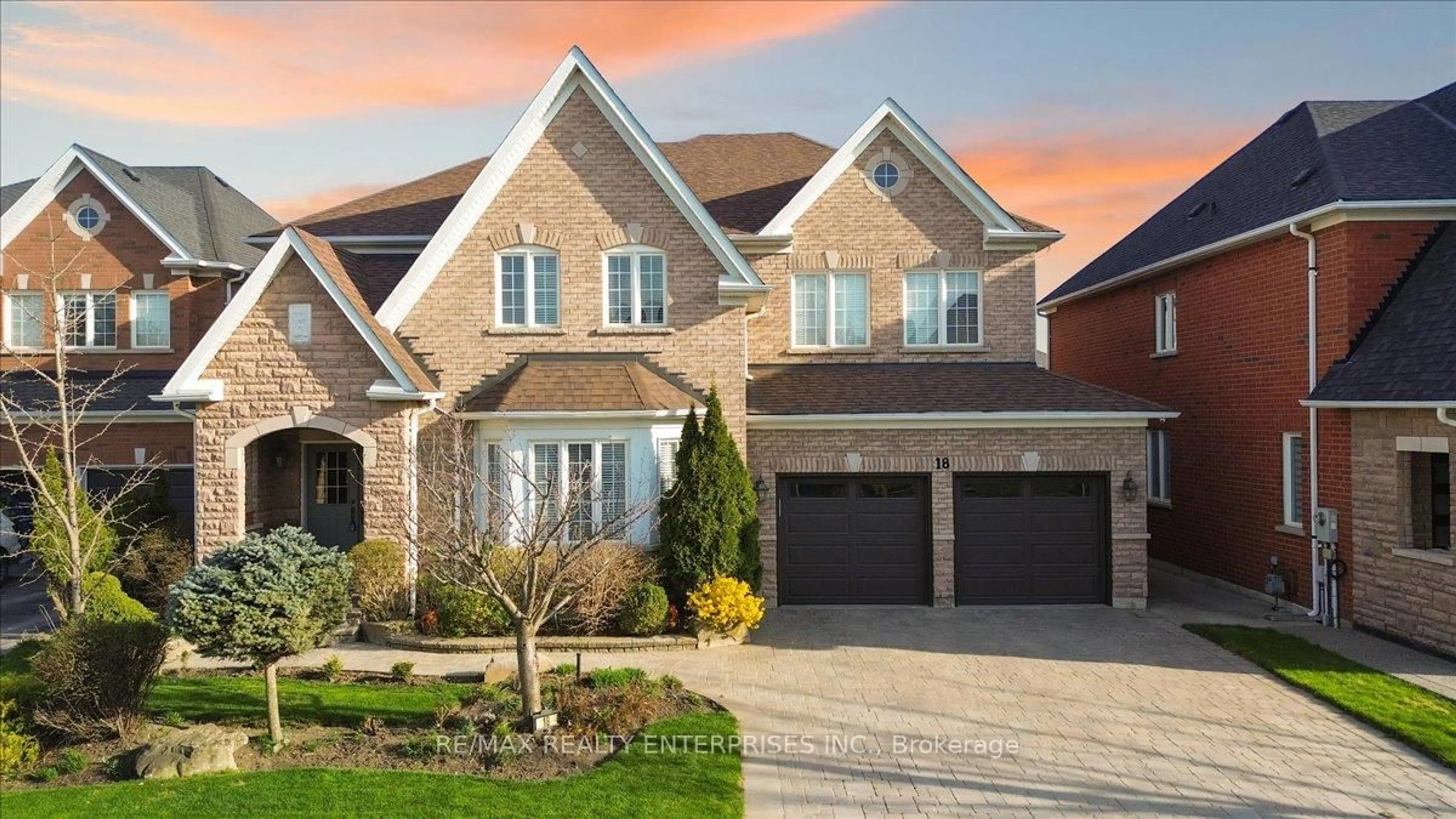 Home with brick exterior material, street for 18 Southcrest Crt, Brampton Ontario L6P 1T6