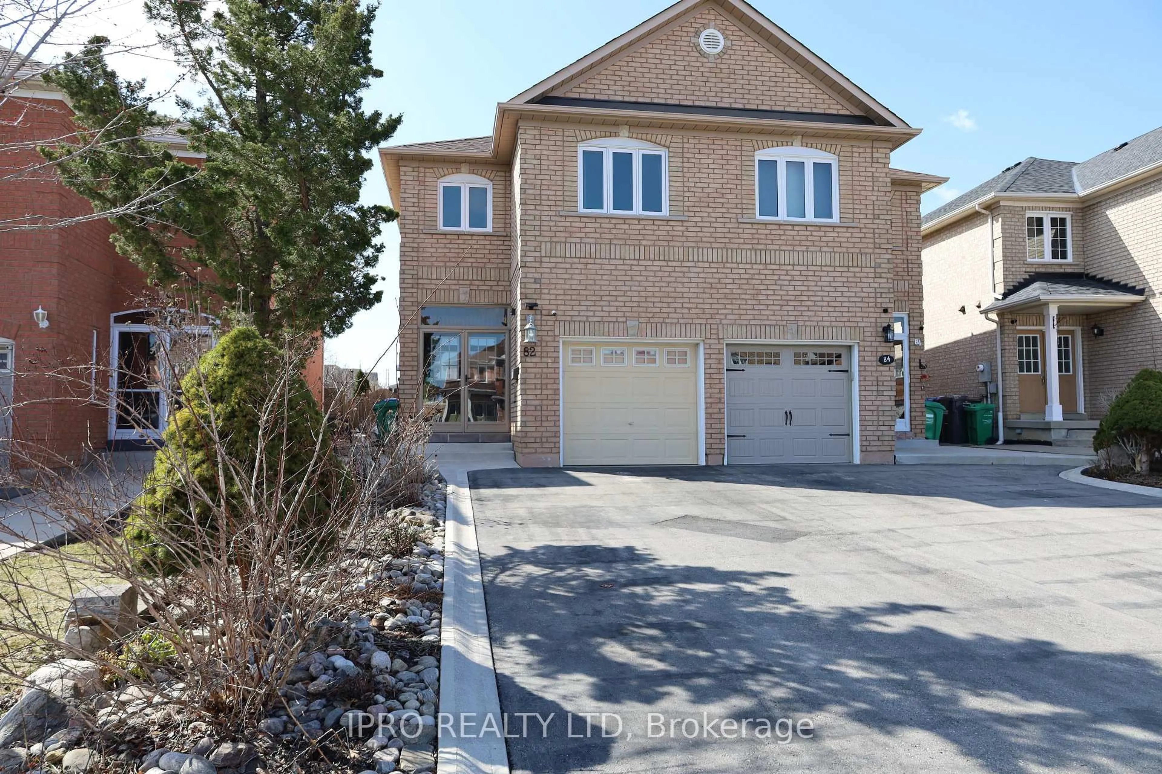 Home with brick exterior material, street for 82 Weather Vane Lane, Brampton Ontario L6X 4R4