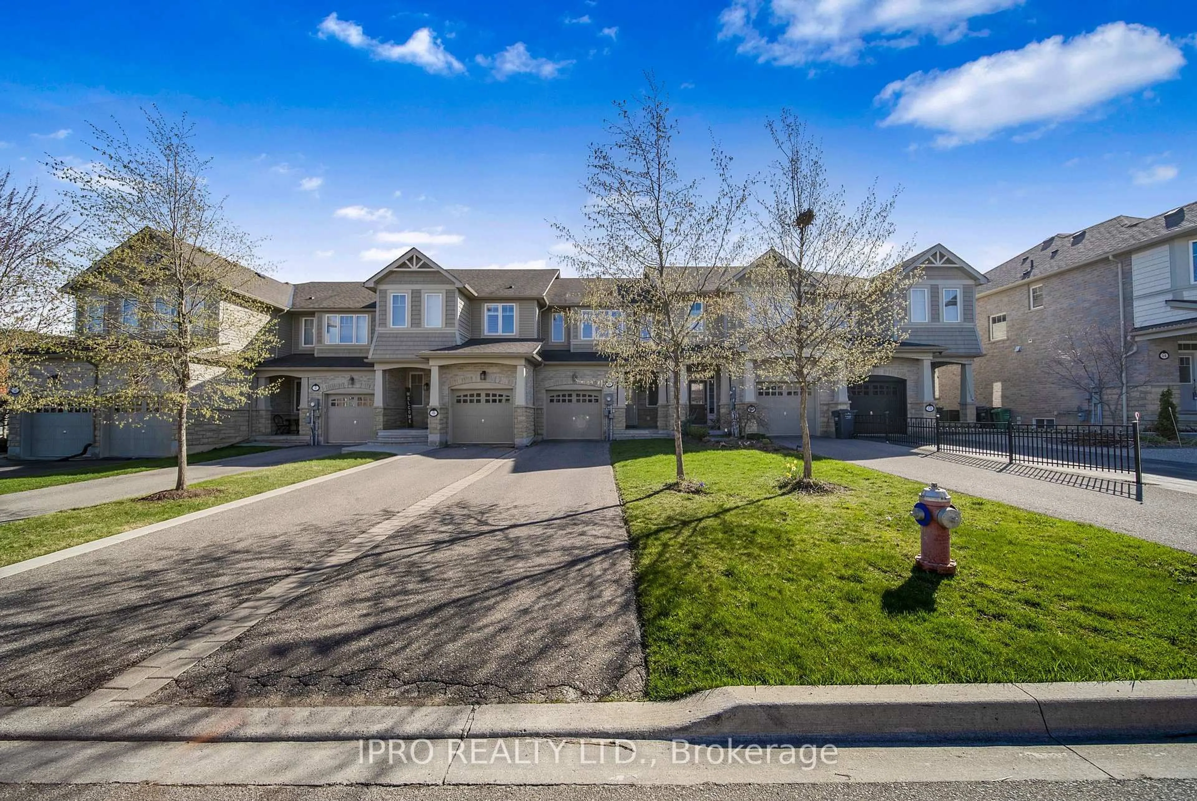 A pic from outside/outdoor area/front of a property/back of a property/a pic from drone, street for 8 Icefall Rd, Caledon Ontario L7C 3T6