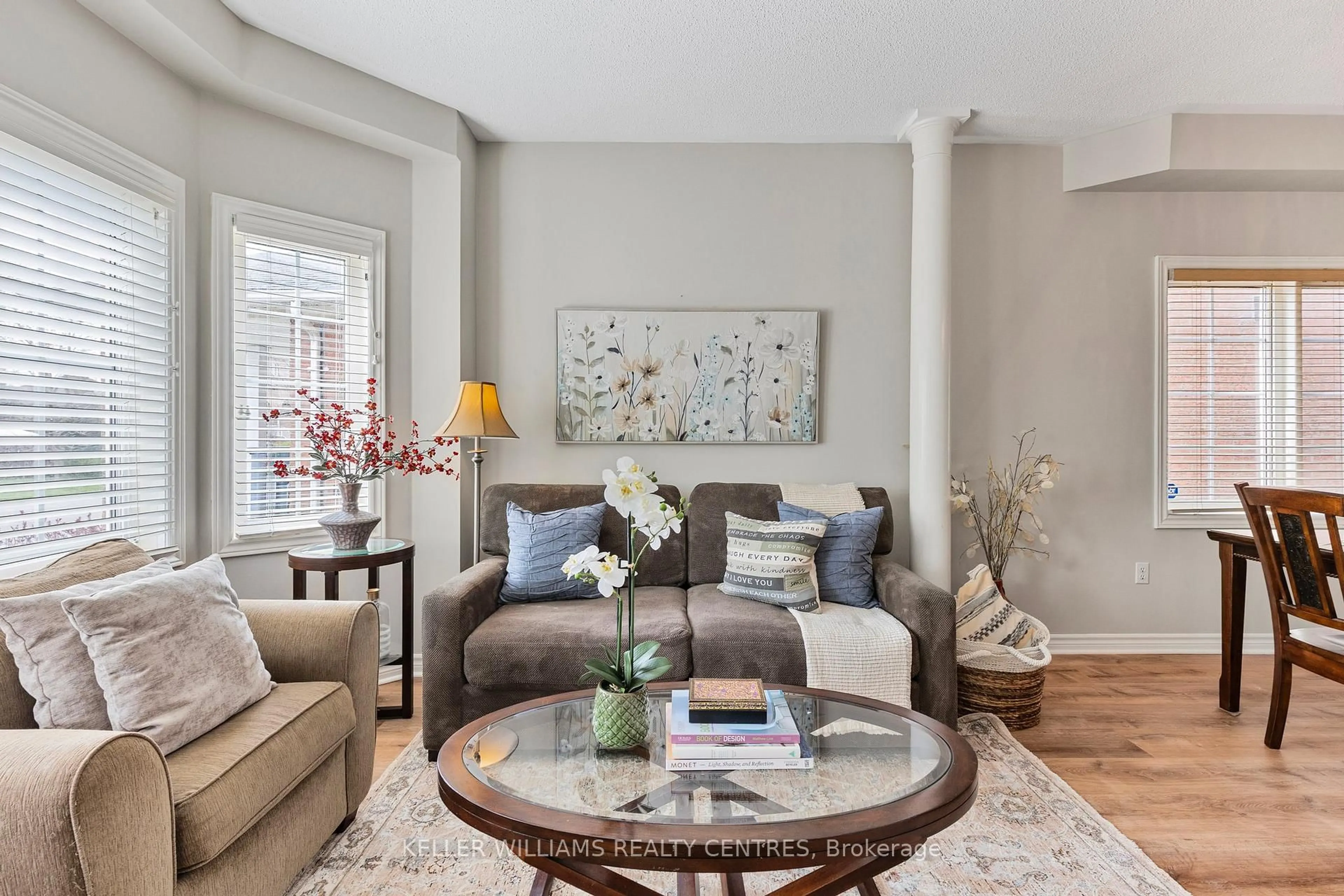 Living room with furniture, unknown for 1567 Samuelson Circ, Mississauga Ontario L5N 8A2