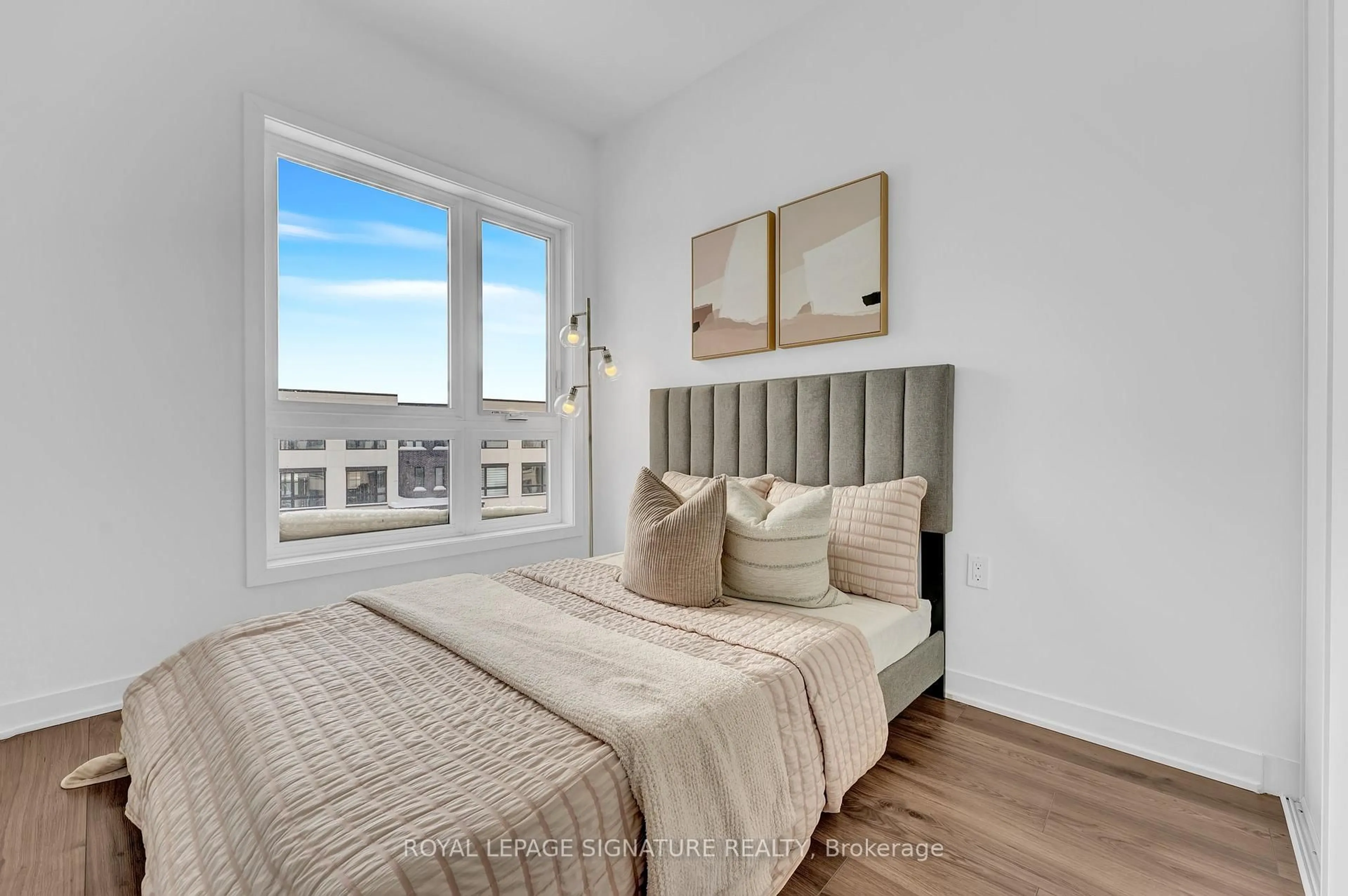 Bedroom with bed, unknown for 3057 Trailside Dr, Oakville Ontario L6M 4M2