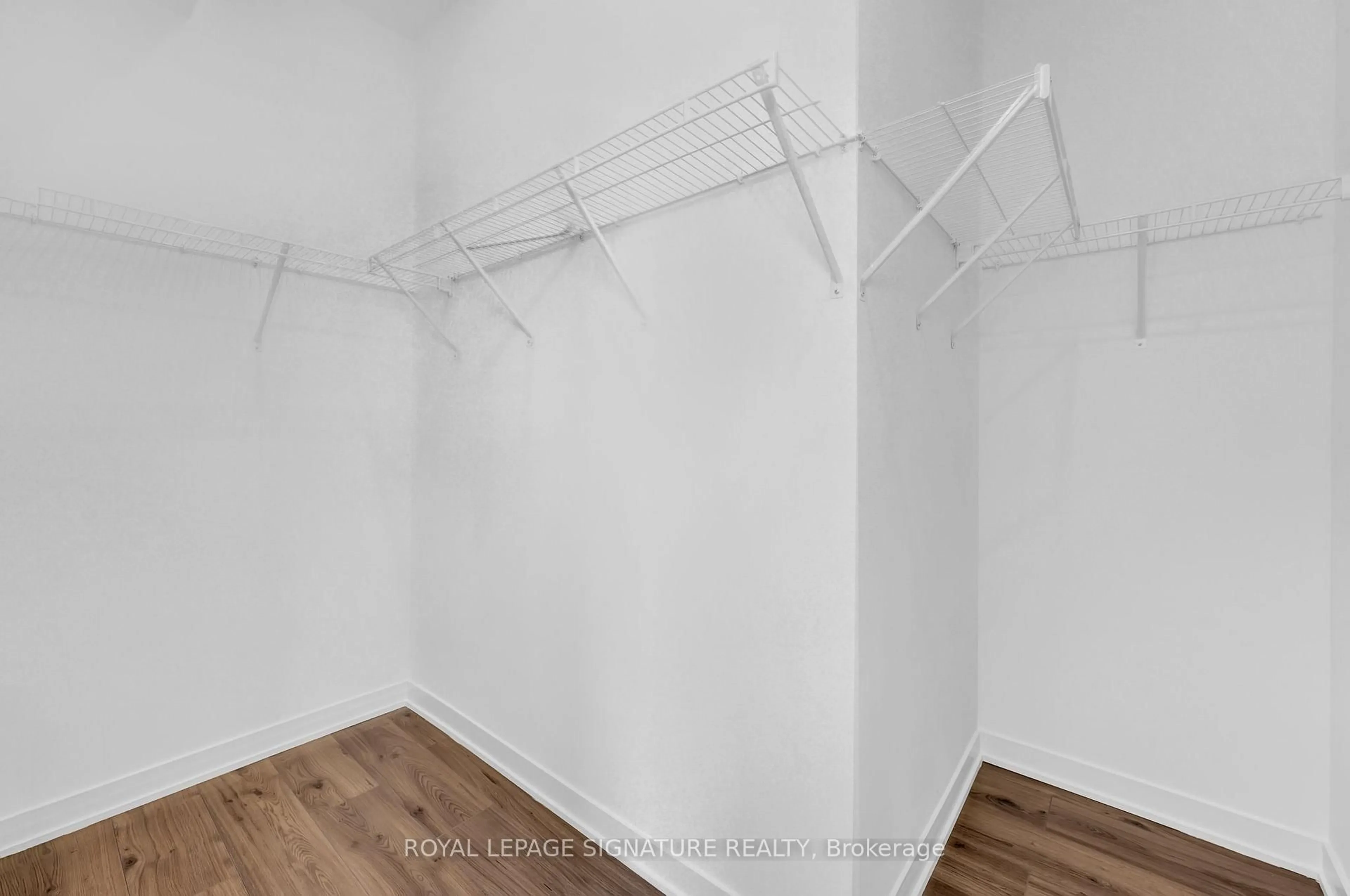 Storage room or clothes room or walk-in closet for 3057 Trailside Dr, Oakville Ontario L6M 4M2