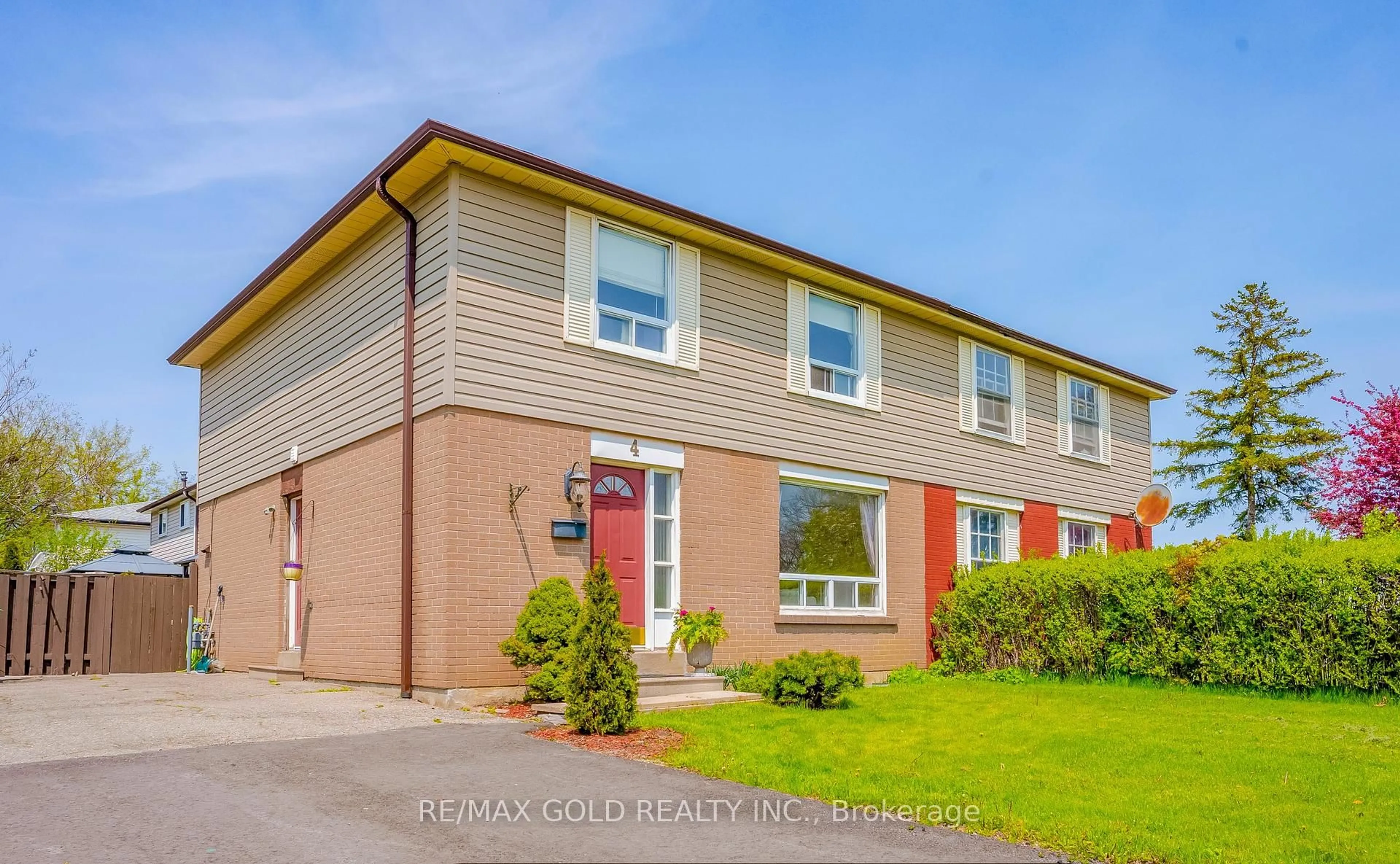 Unknown for 4 Elvina Gate, Brampton Ontario L6T 2A9