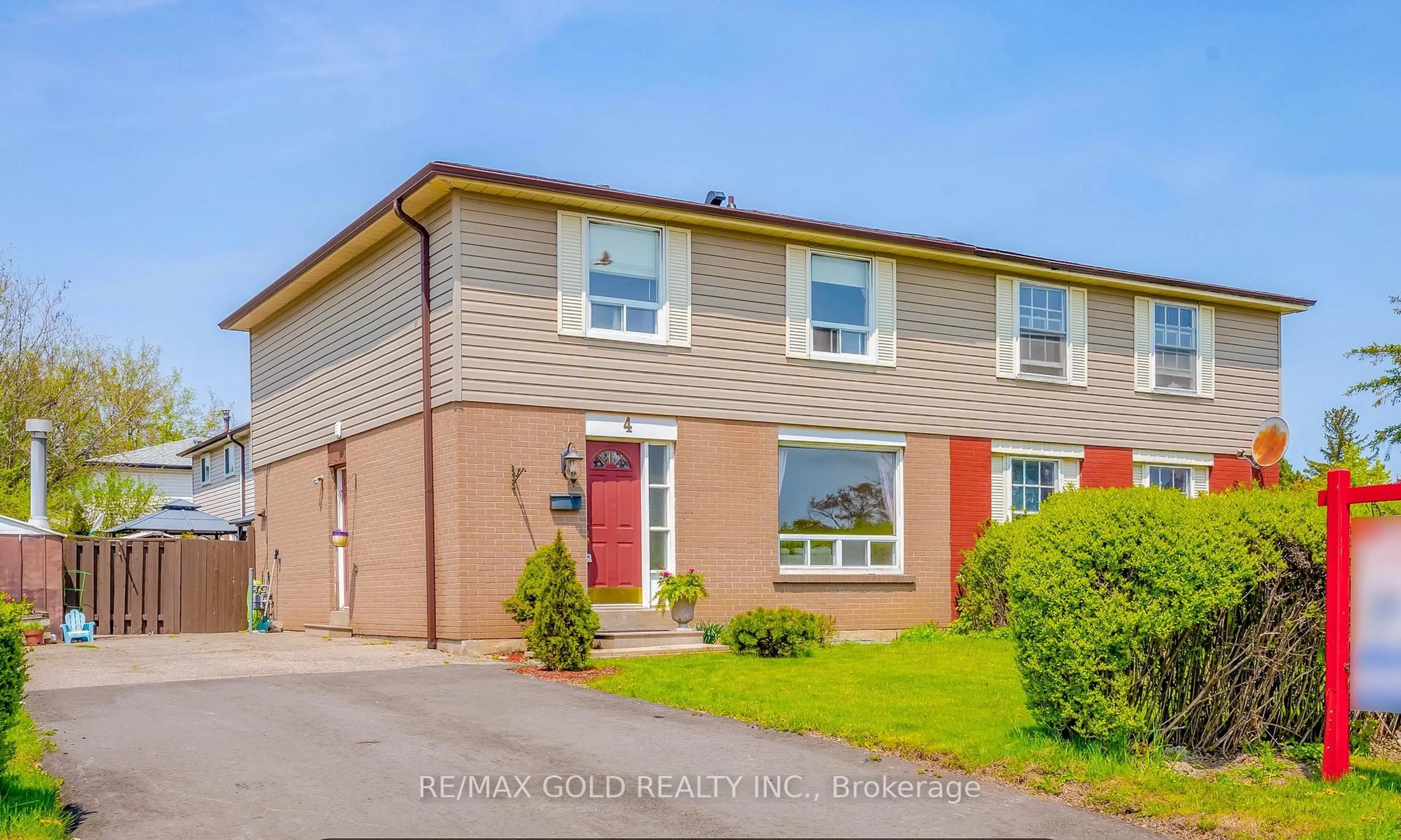 A pic from outside/outdoor area/front of a property/back of a property/a pic from drone, building for 4 Elvina Gate, Brampton Ontario L6T 2A9