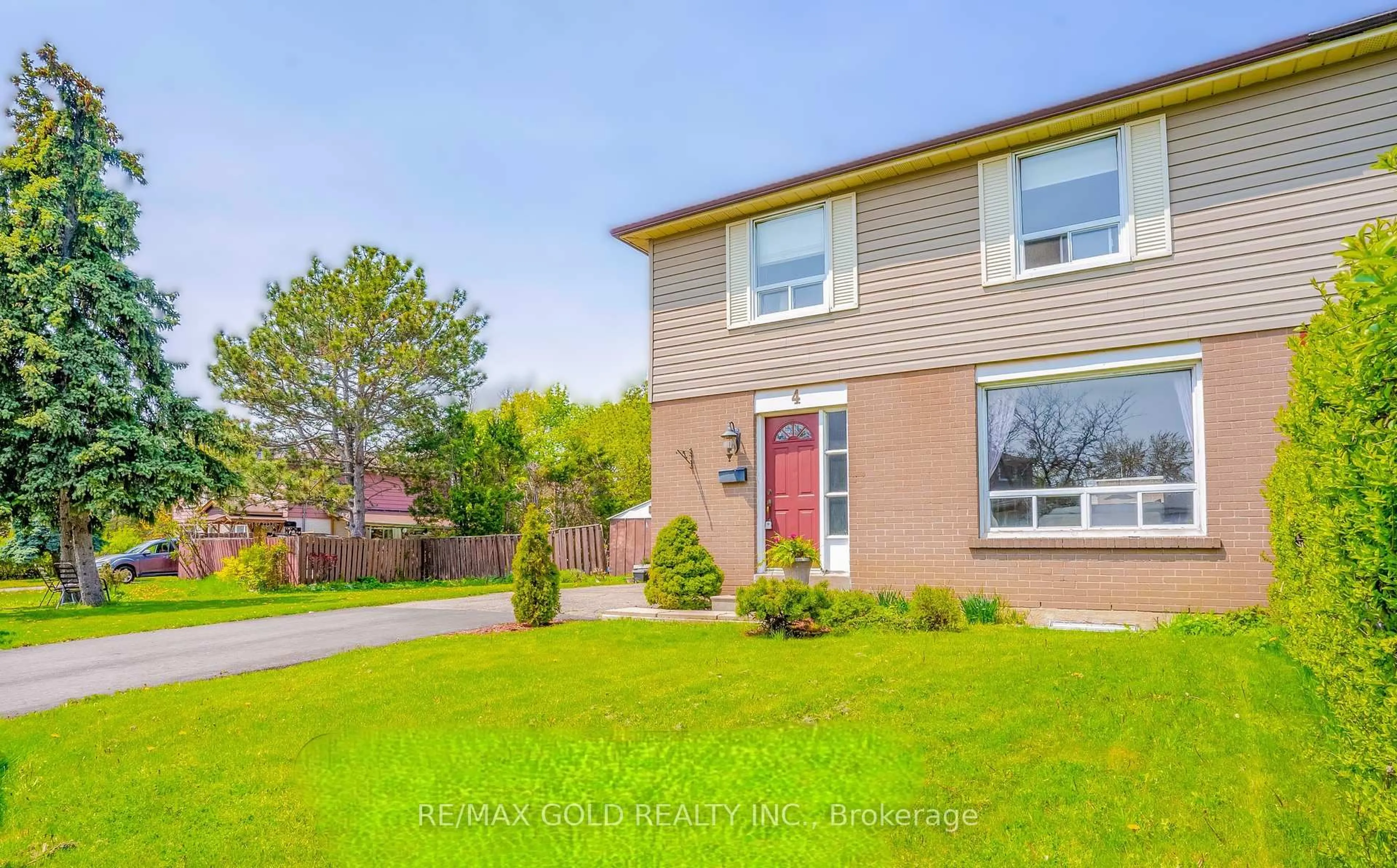 Unknown for 4 Elvina Gate, Brampton Ontario L6T 2A9