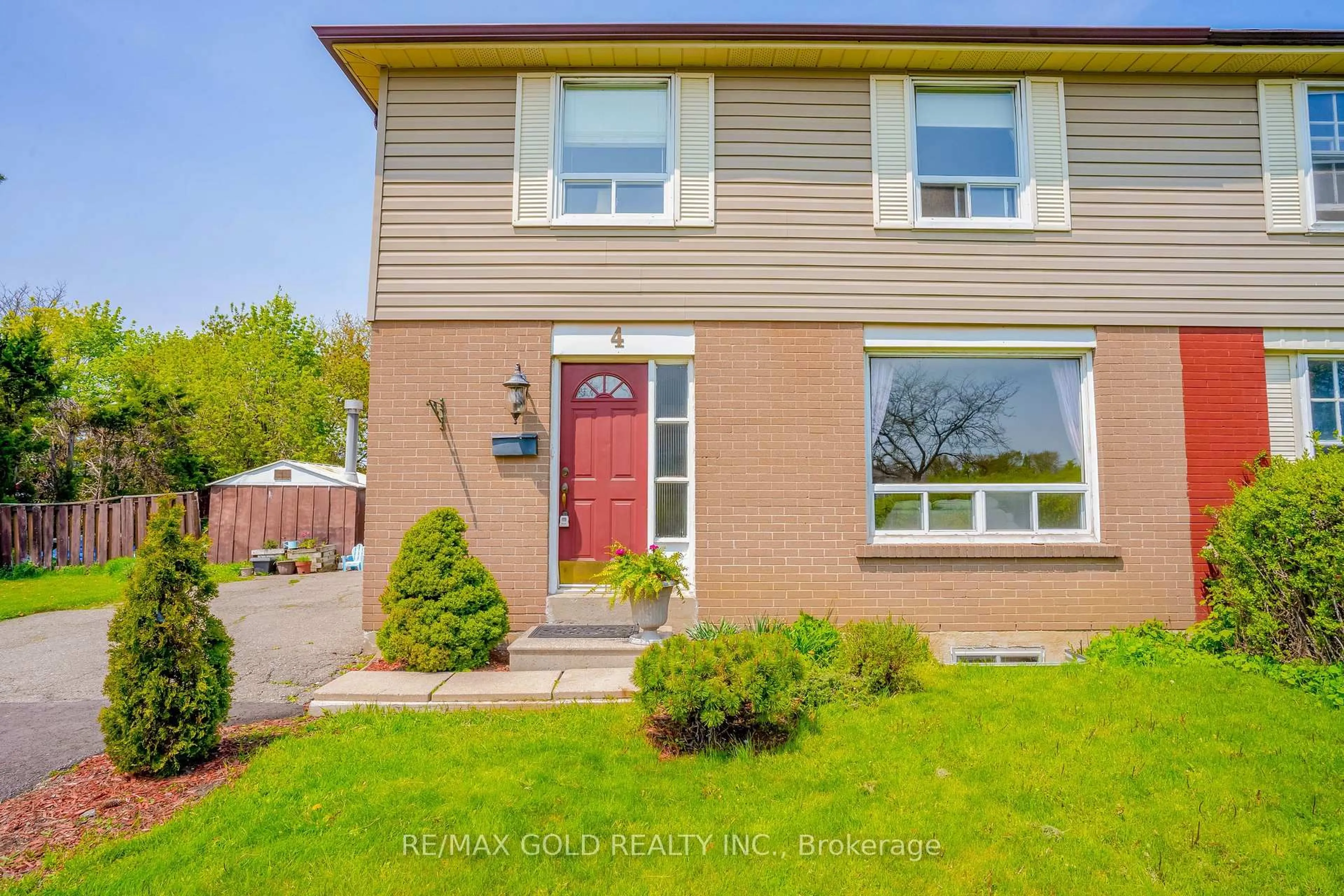 Home with brick exterior material, street for 4 Elvina Gate, Brampton Ontario L6T 2A9
