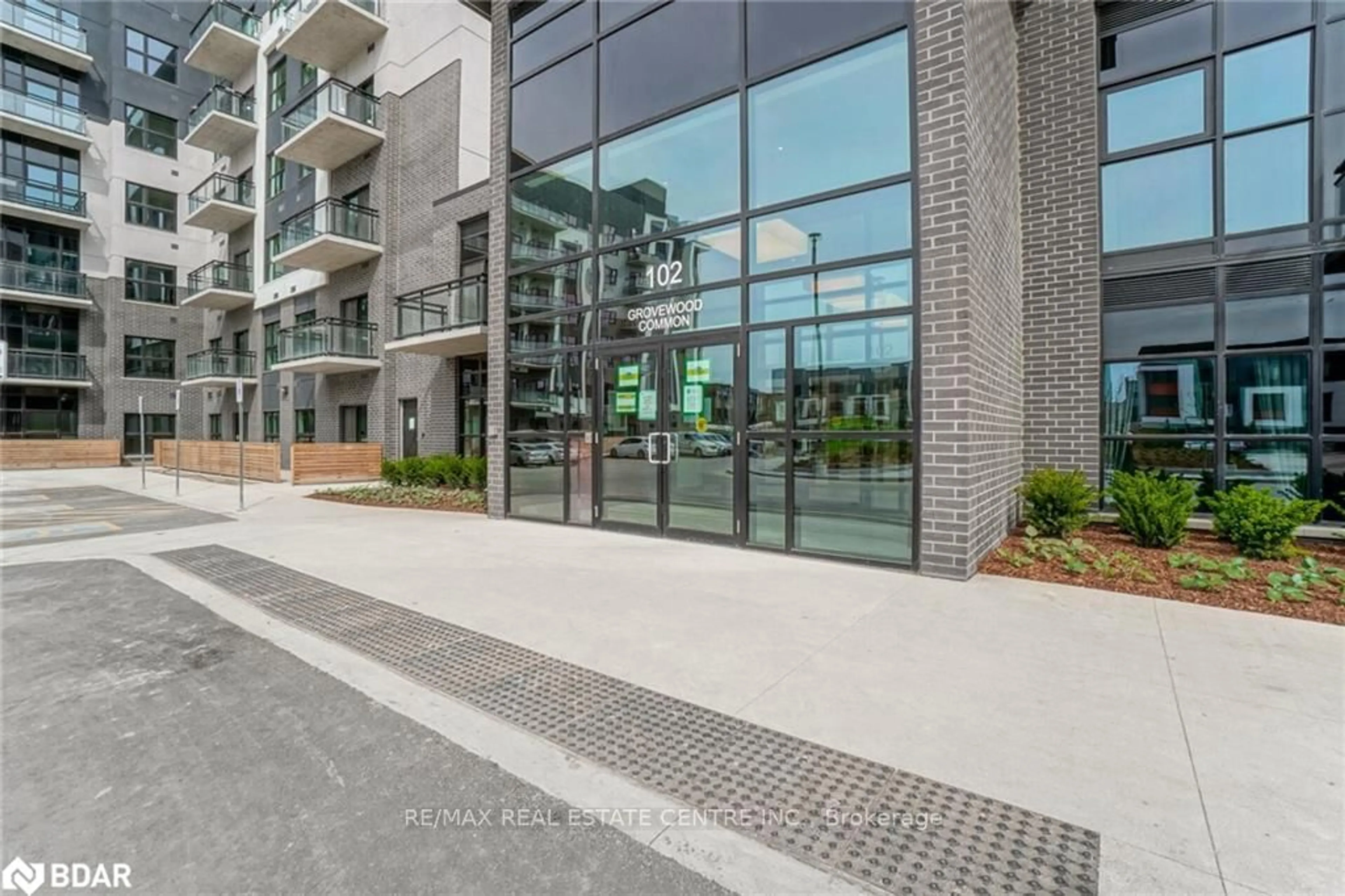 Unknown for 102 Grovewood Common Circ #217, Oakville Ontario L6H 0X2
