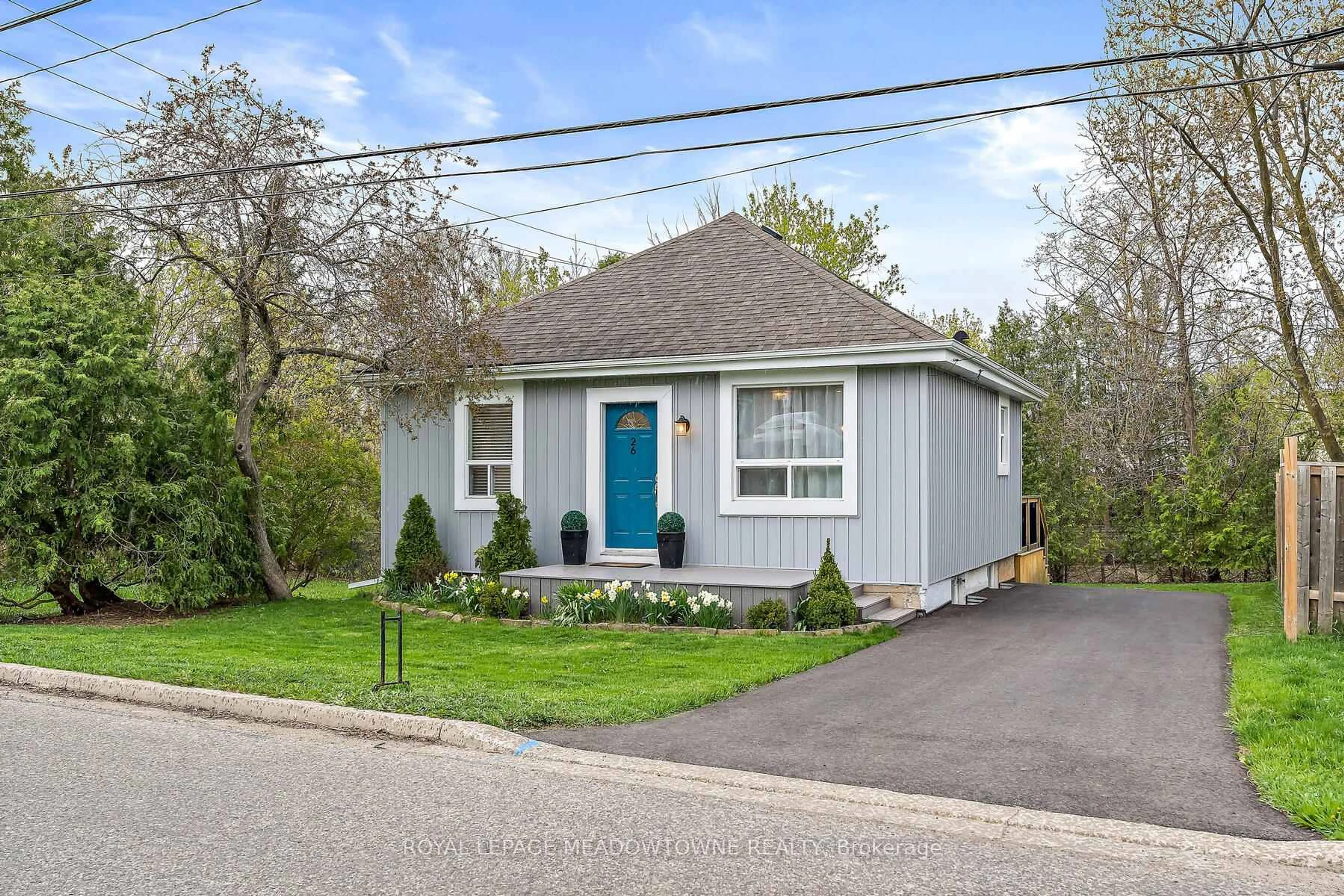 Home with vinyl exterior material, street for 26 Fulton St, Milton Ontario L9T 2J5