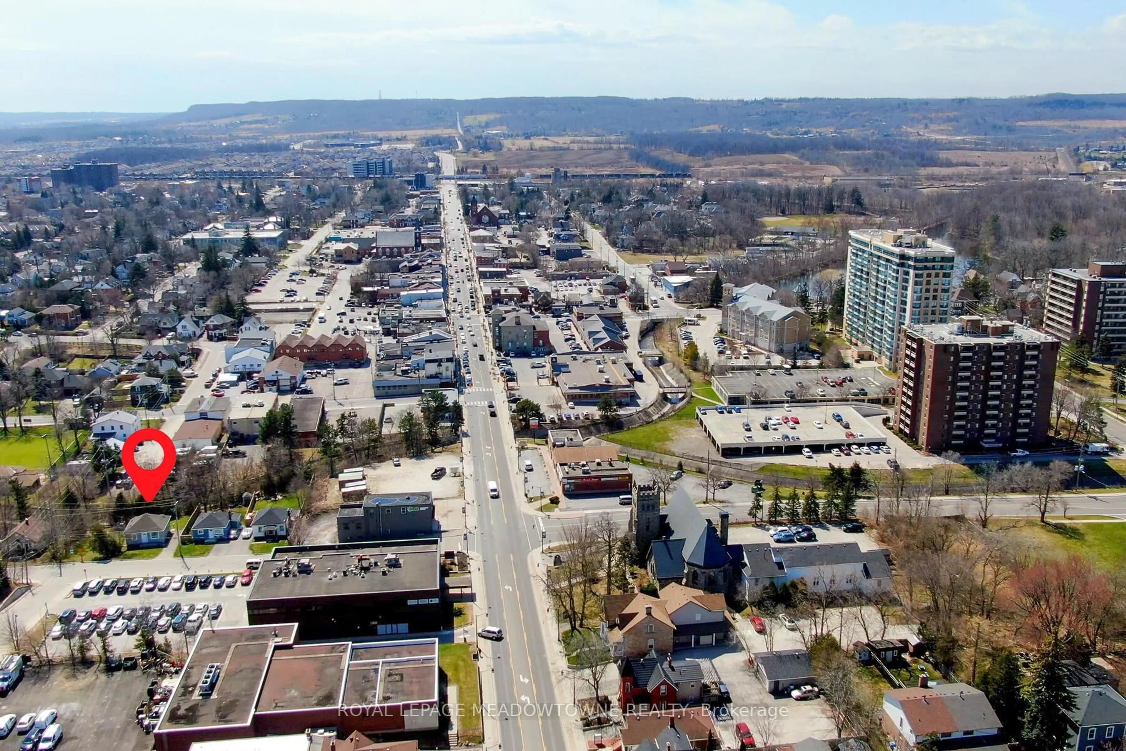 A pic from outside/outdoor area/front of a property/back of a property/a pic from drone, street for 26 Fulton St, Milton Ontario L9T 2J5