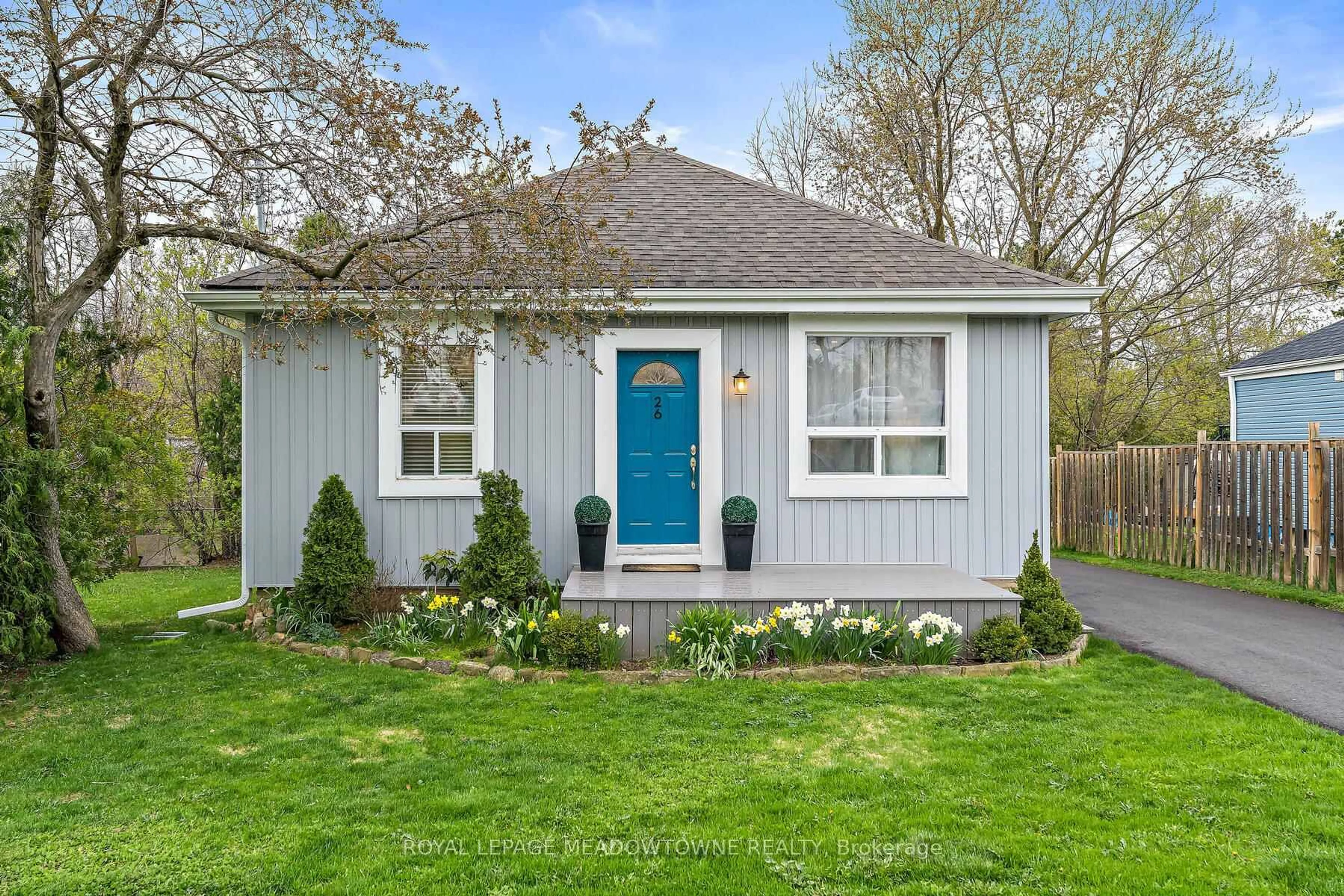 Home with vinyl exterior material, street for 26 Fulton St, Milton Ontario L9T 2J5