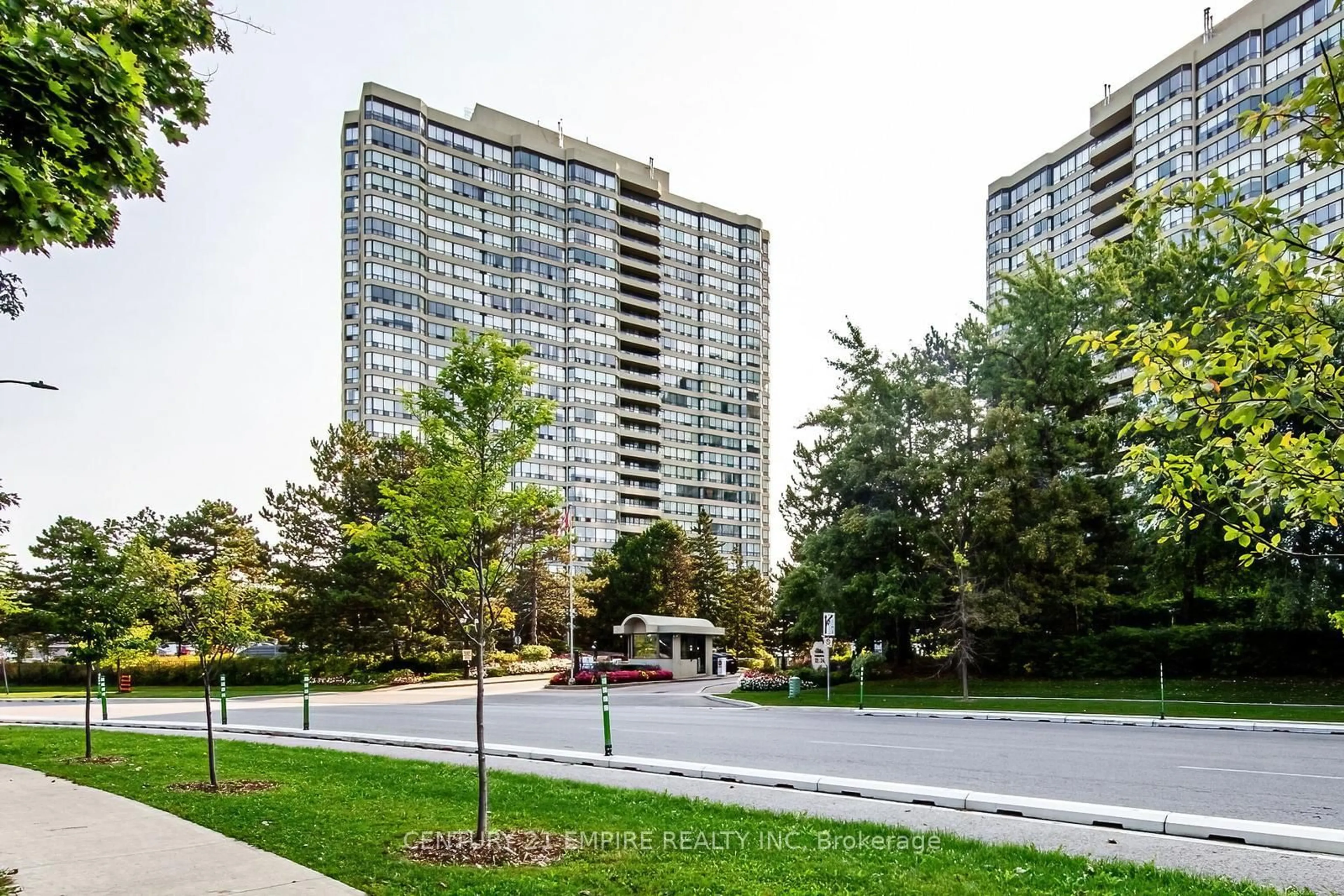 Patio, street for 22 Hanover Rd #1503, Brampton Ontario L6S 5K7
