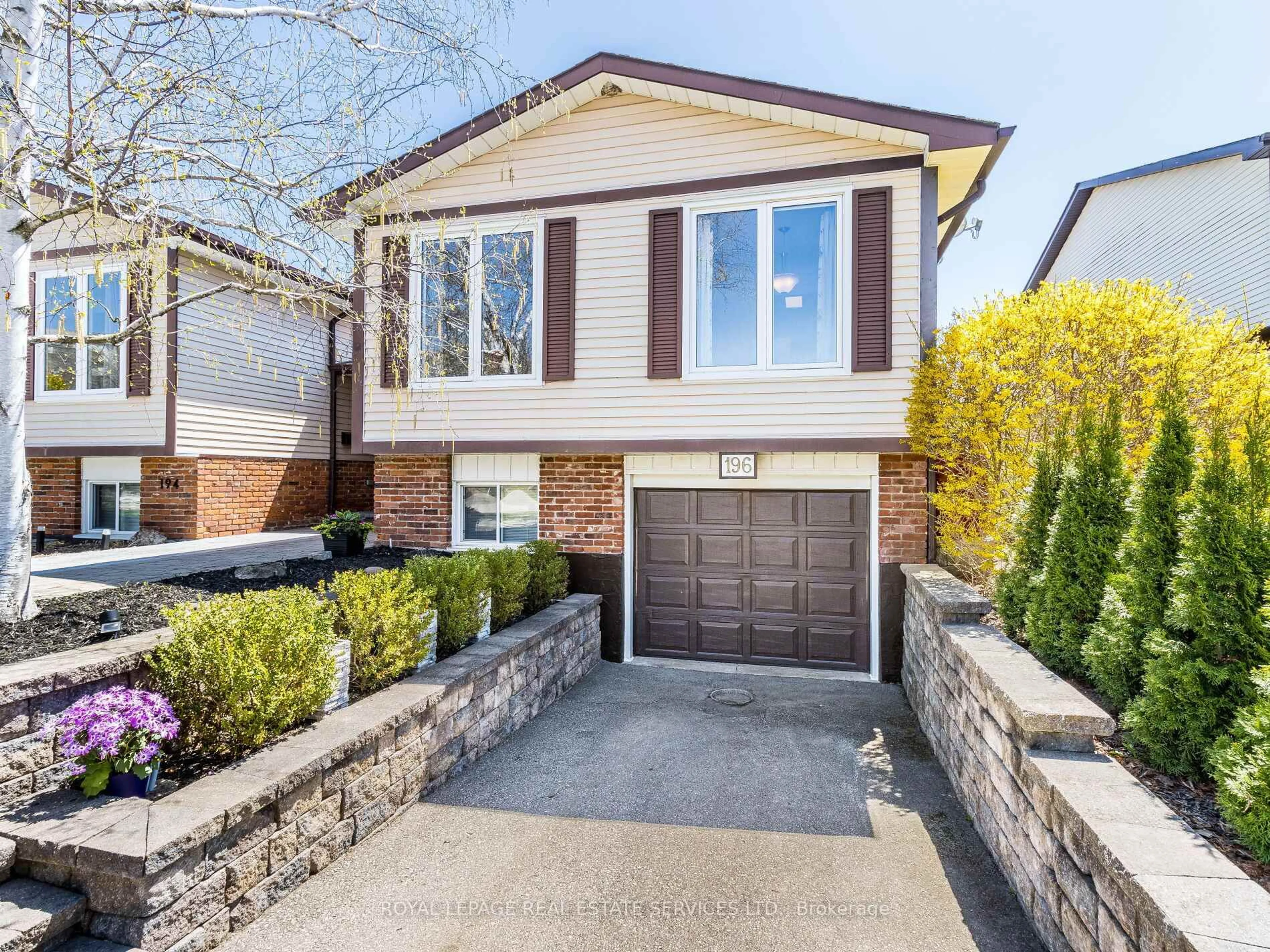 Home with brick exterior material, street for 196 Cullum Crt, Burlington Ontario L7T 4A9