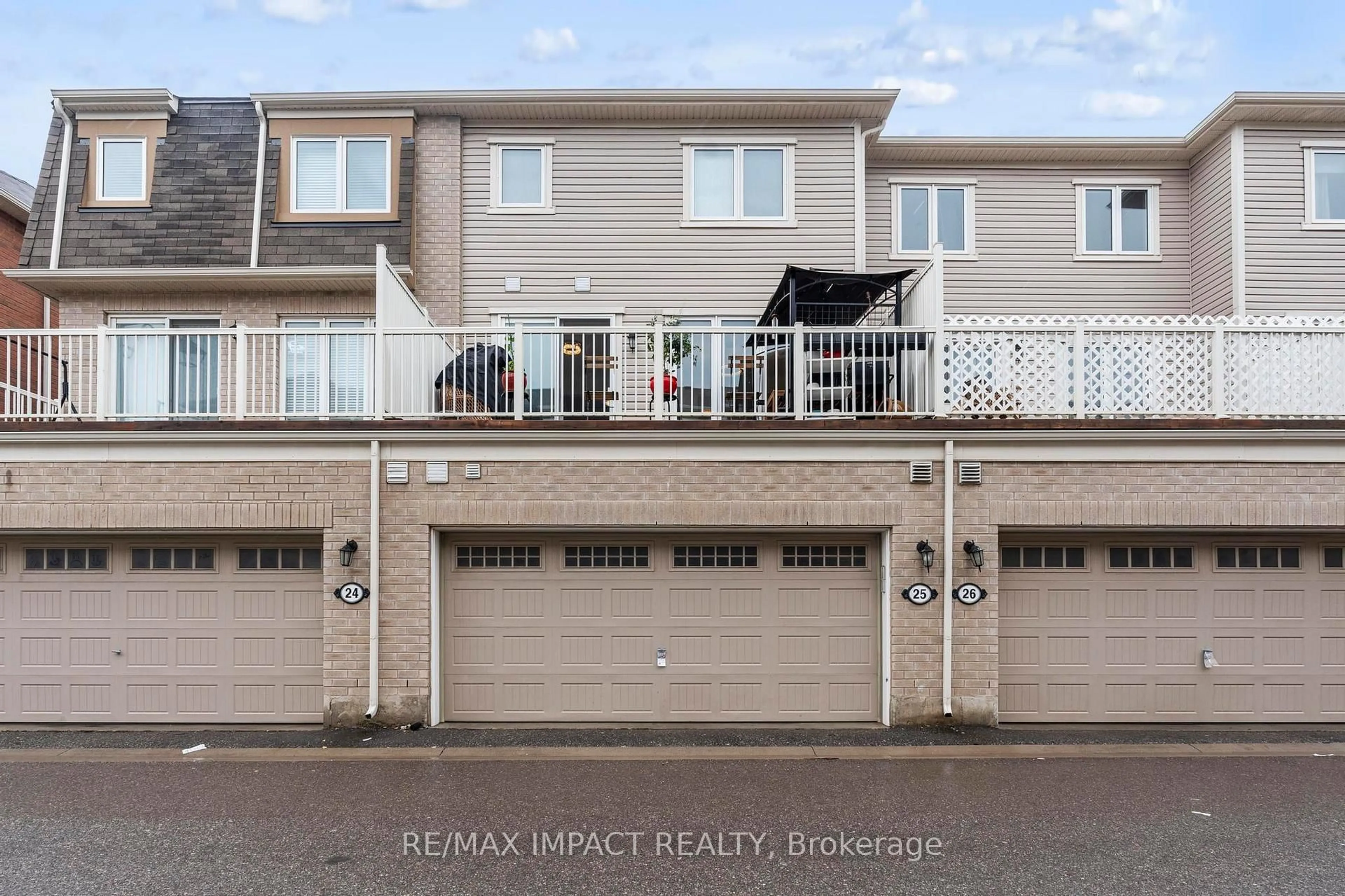 A pic from outside/outdoor area/front of a property/back of a property/a pic from drone, unknown for 1222 ROSE Way #25, Milton Ontario L9E 1P2