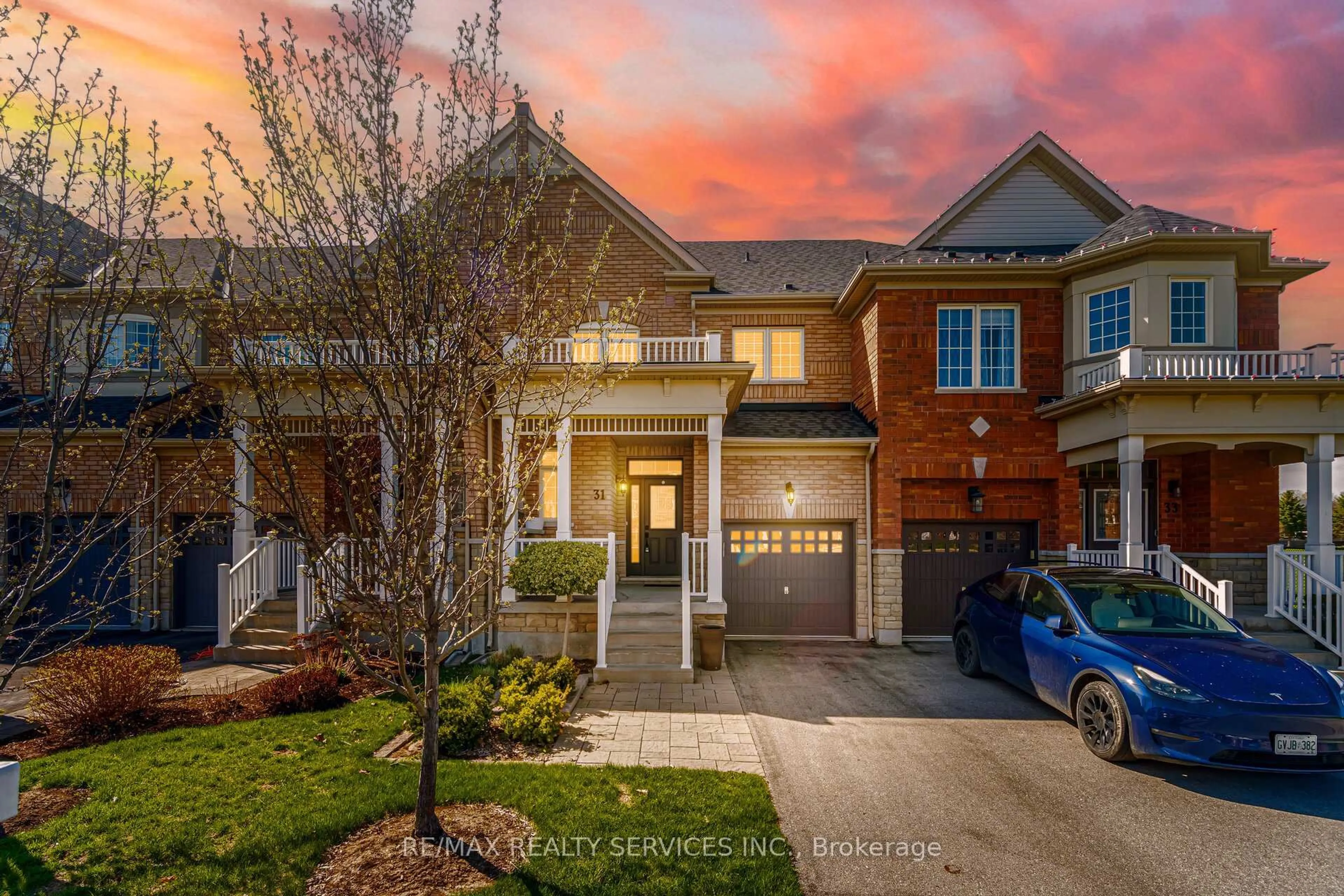 Home with brick exterior material, street for 31 Fallis Cres, Caledon Ontario L7C 3R5