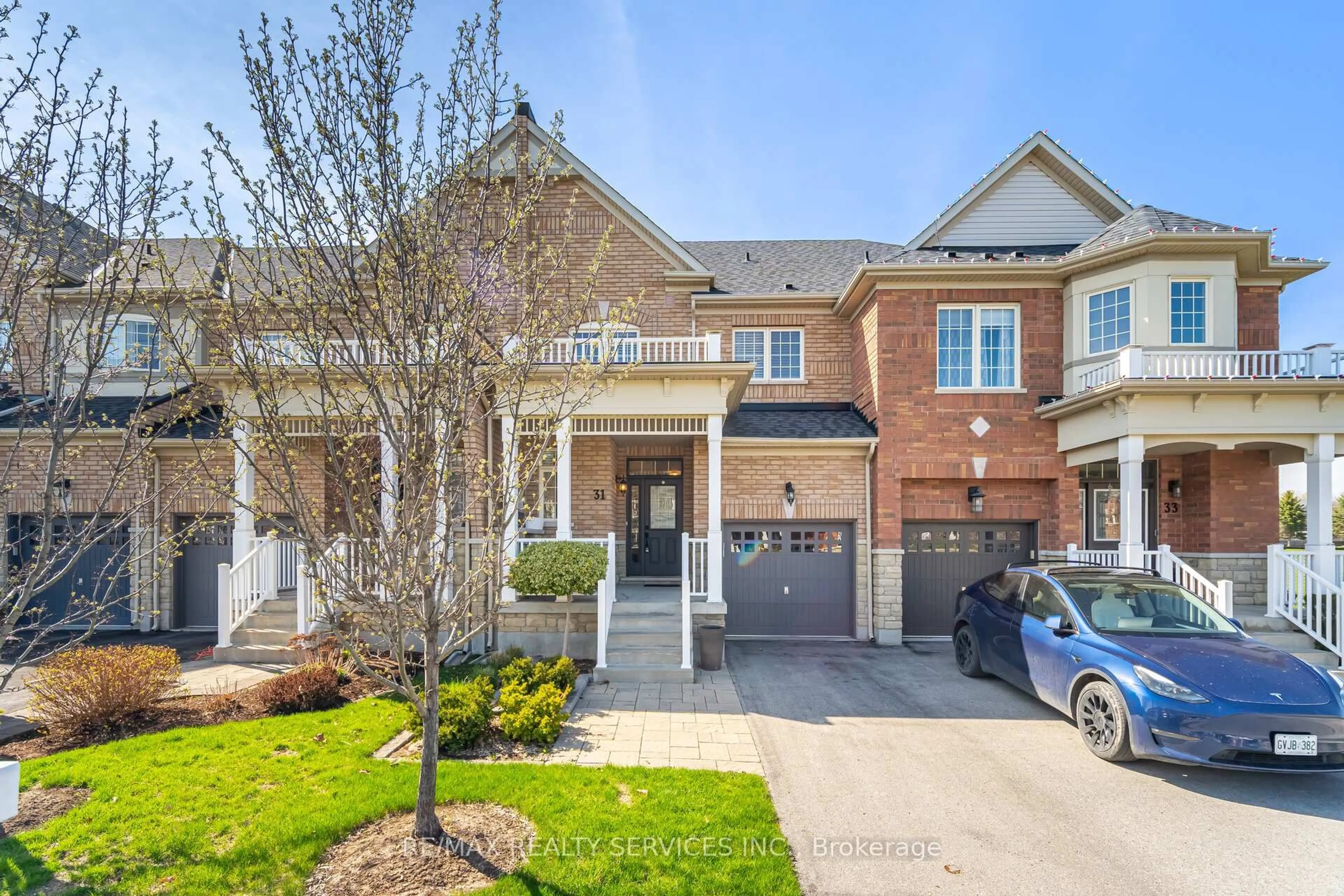 Home with brick exterior material, street for 31 Fallis Cres, Caledon Ontario L7C 3R5