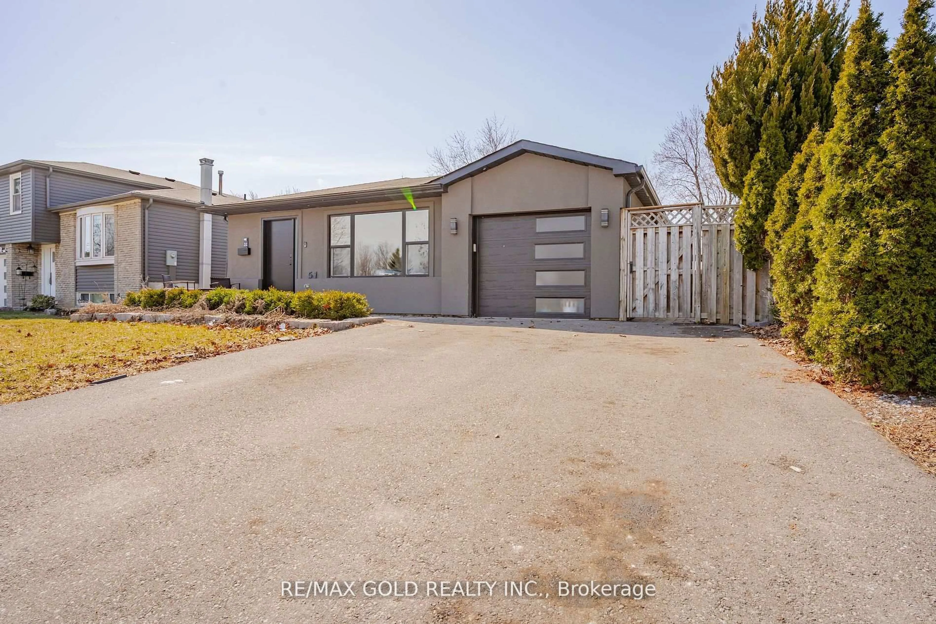 A pic from outside/outdoor area/front of a property/back of a property/a pic from drone, street for 51 Greenbriar Rd, Brampton Ontario L6S 1V8