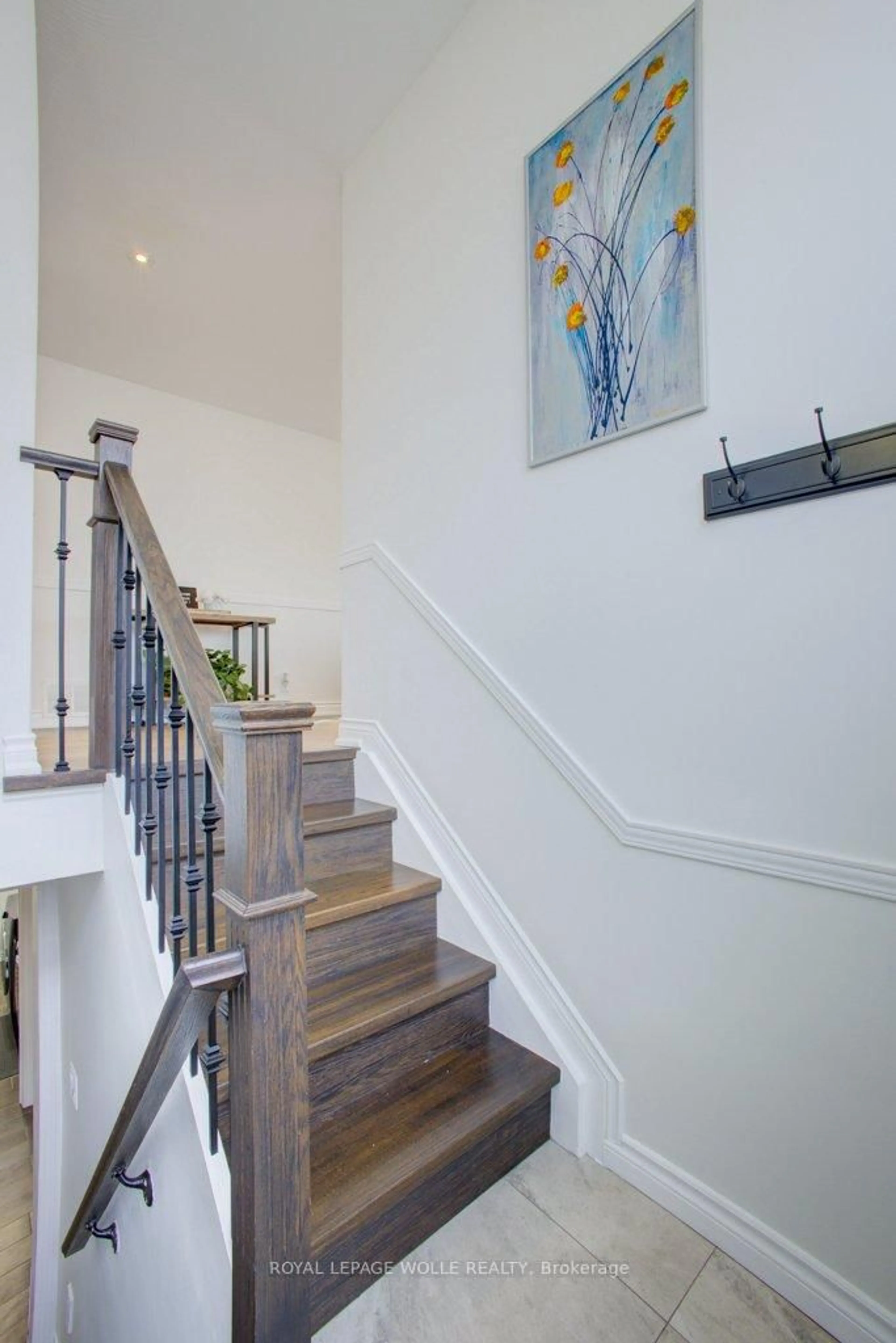 Stairs for 22 Brougham Cres, Toronto Ontario M9R 1J4