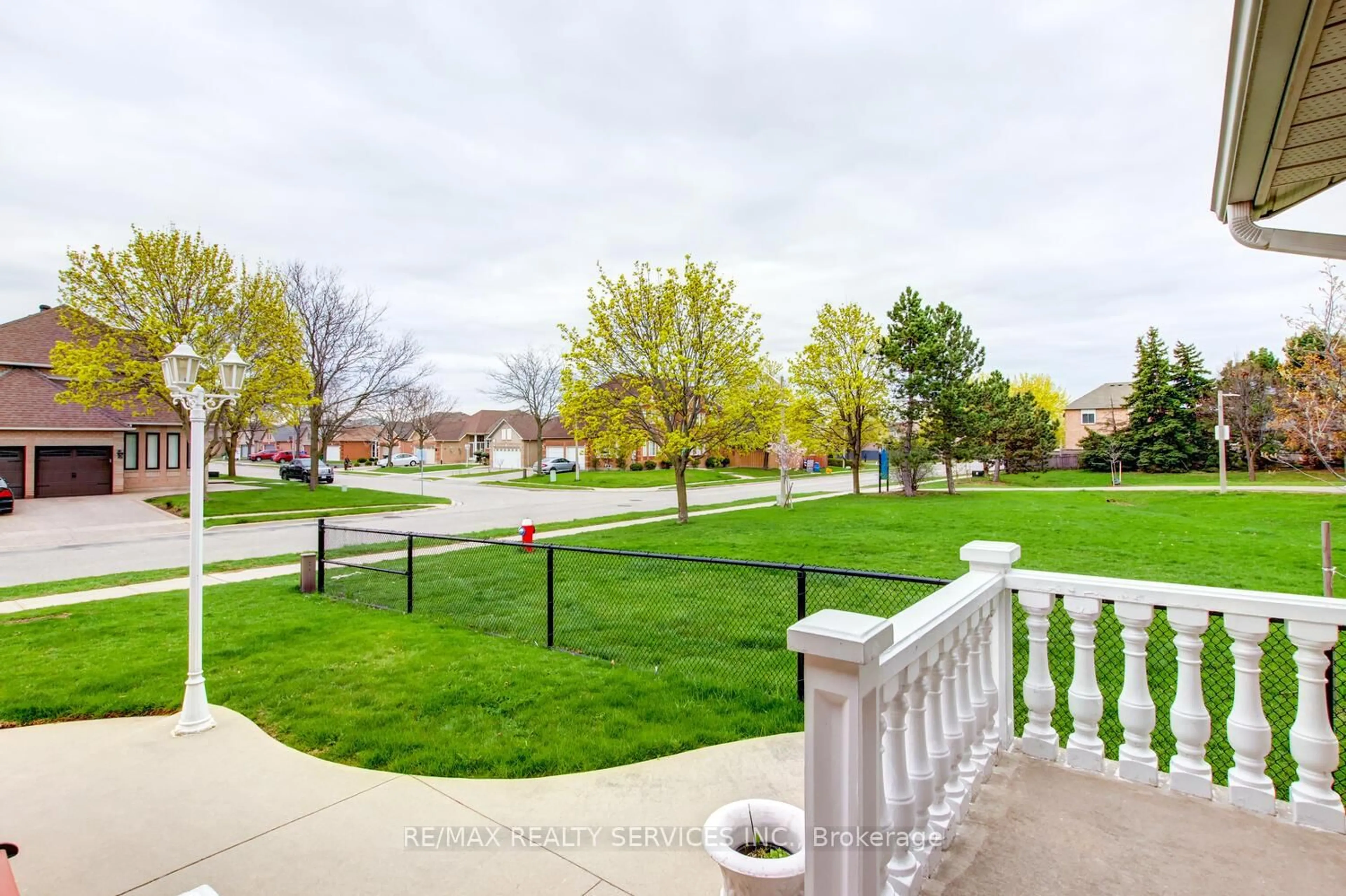 A pic from outside/outdoor area/front of a property/back of a property/a pic from drone, street for 46 Red Maple Dr, Brampton Ontario L6X 4L9