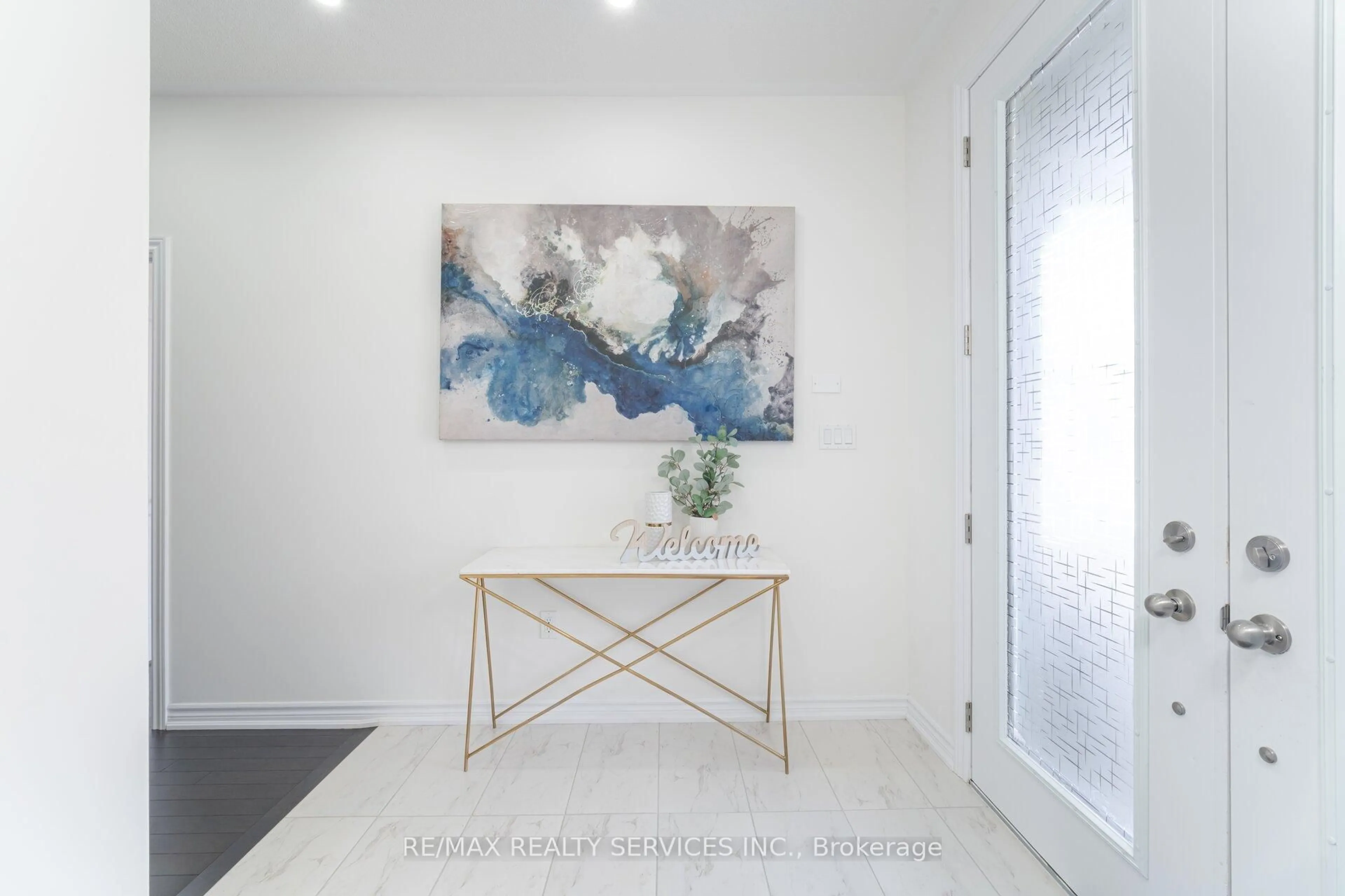 Indoor entryway for 103 Camino Real Dr, Caledon Ontario L7C 4M1
