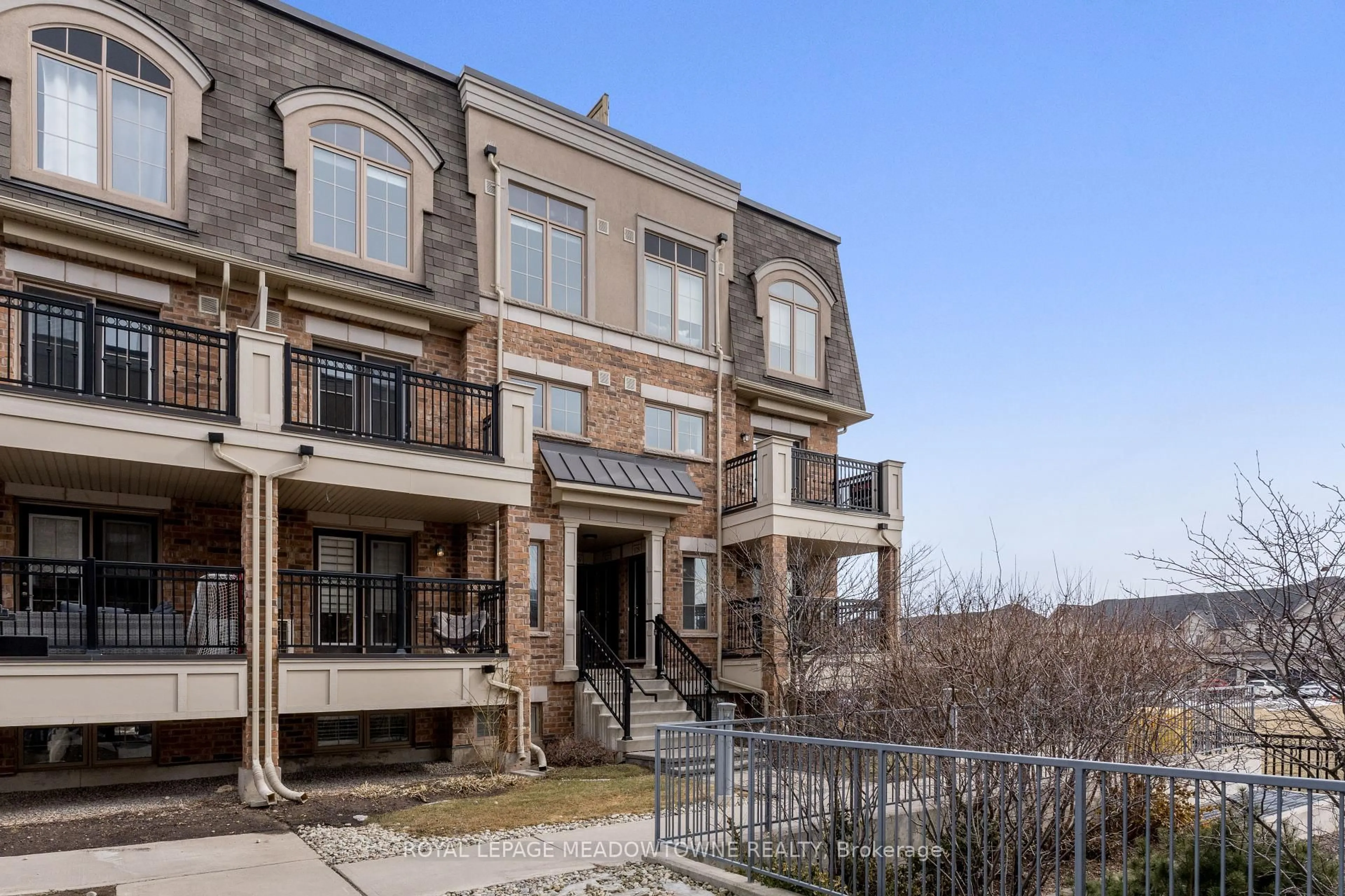 Home with brick exterior material, unknown for 2441 Greenwich Dr #127, Oakville Ontario L6M 0S4