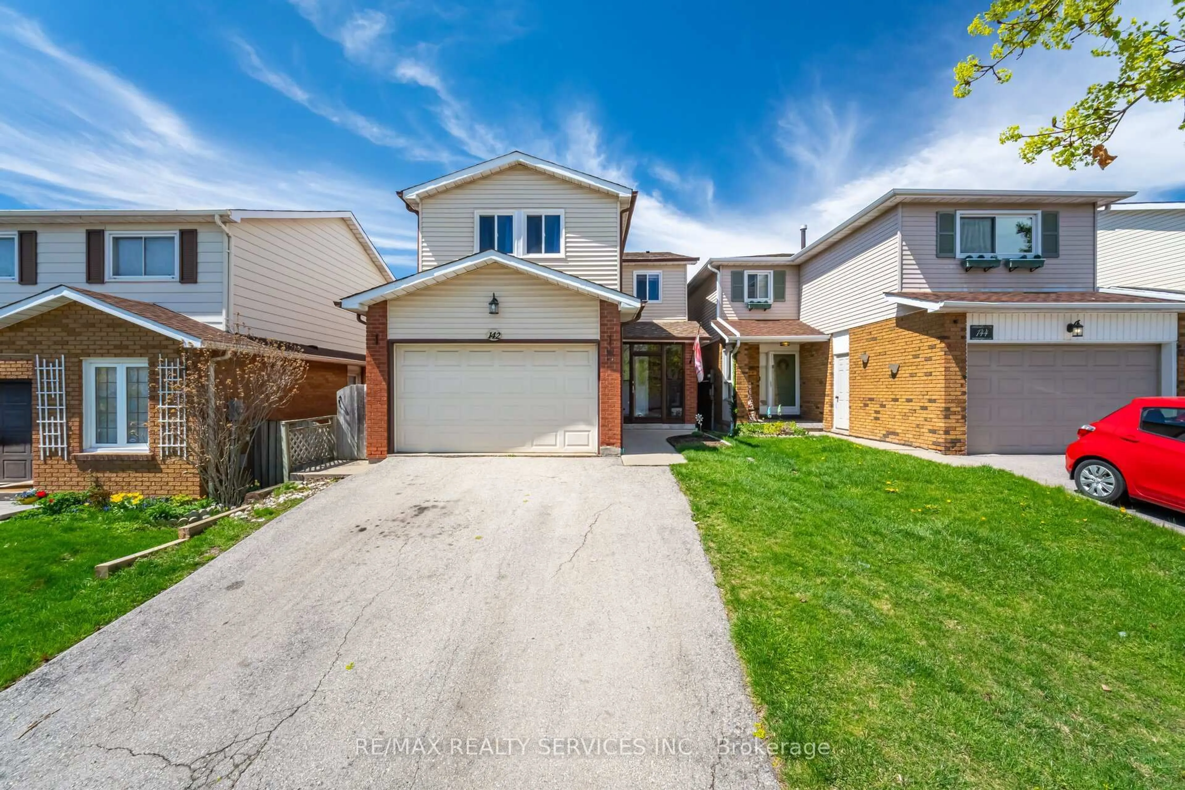A pic from outside/outdoor area/front of a property/back of a property/a pic from drone, street for 142 Elderwood Pl, Brampton Ontario L6V 3N3