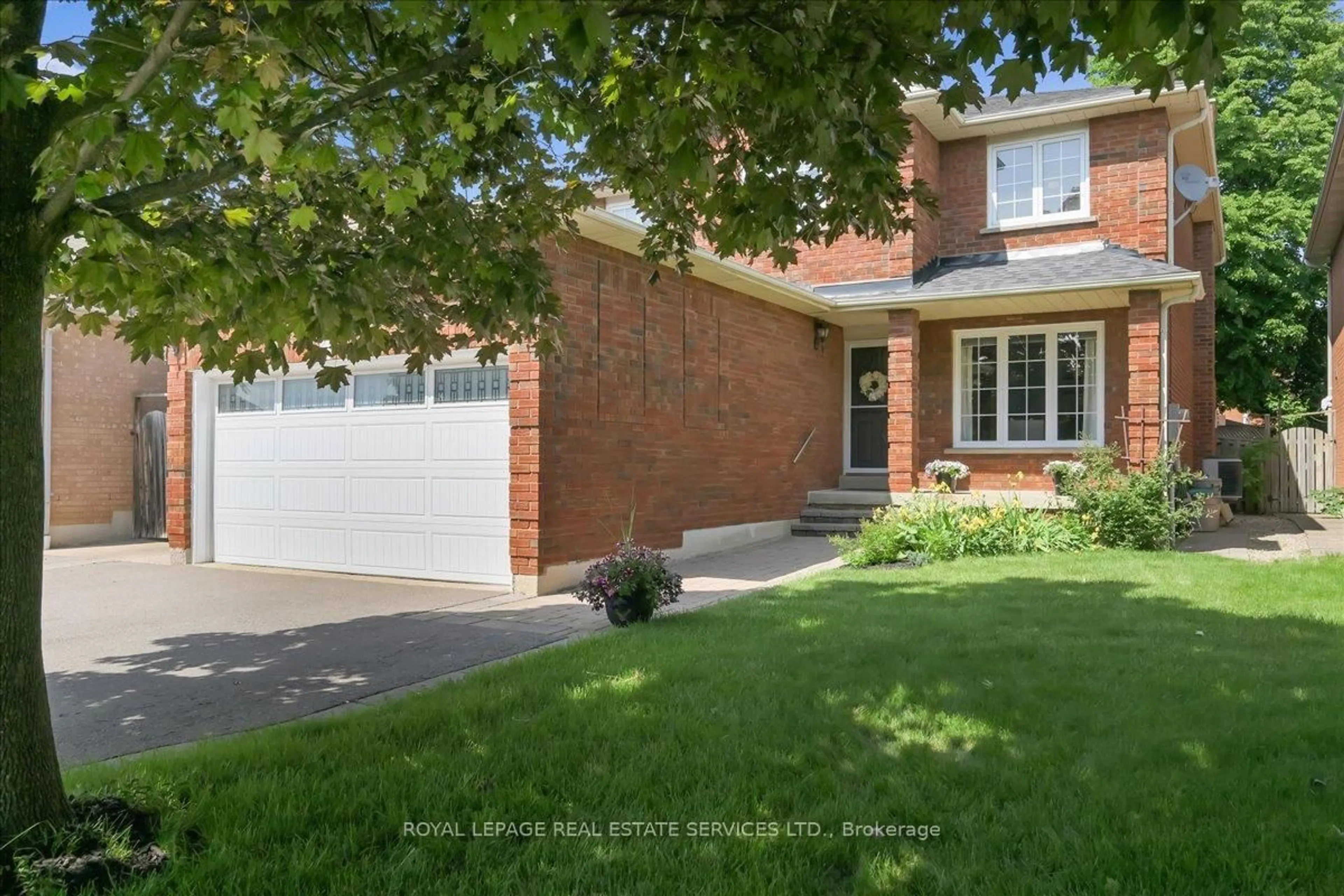 Home with brick exterior material, street for 4489 Stonemill Crt, Mississauga Ontario L5V 1E5