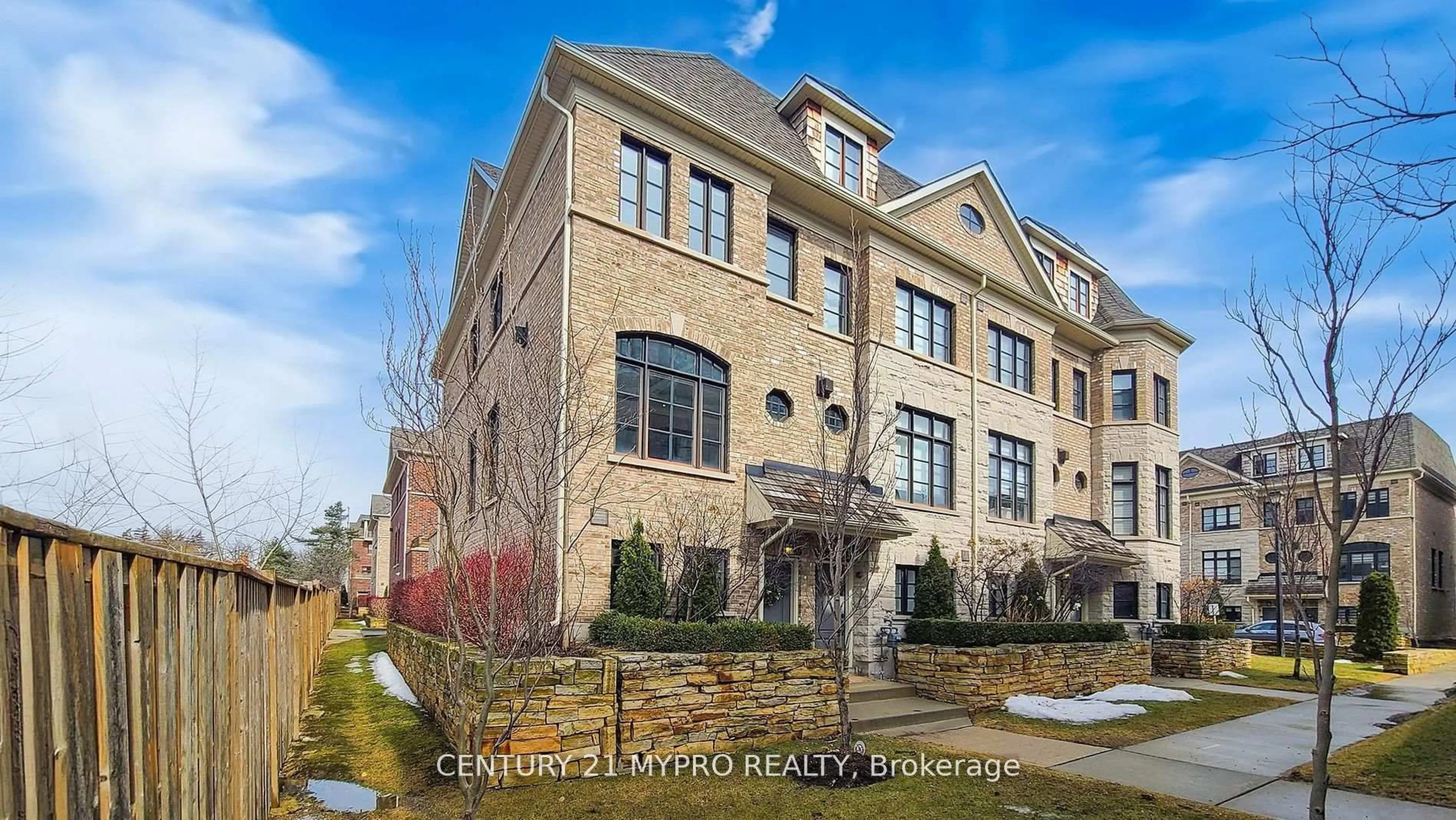 Home with brick exterior material, street for 2039 Queensborough Gate #47, Mississauga Ontario L5M 0Y1