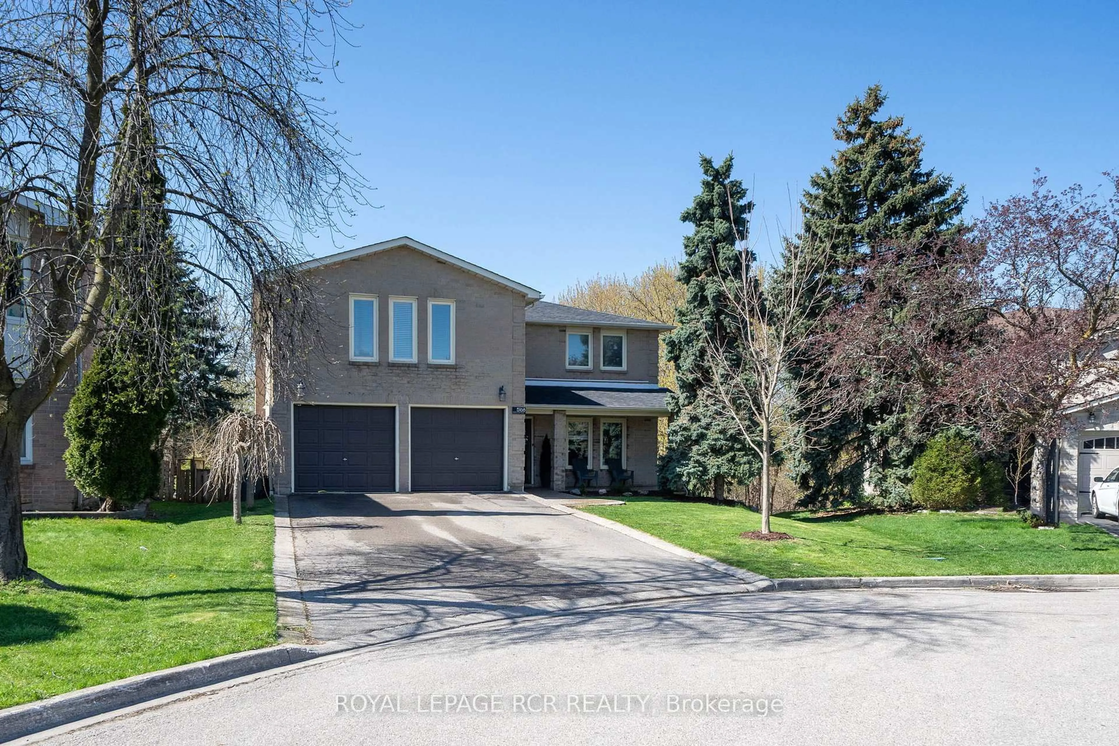 Home with brick exterior material, street for 5168 Hidden Valley Crt, Mississauga Ontario L5M 3P1