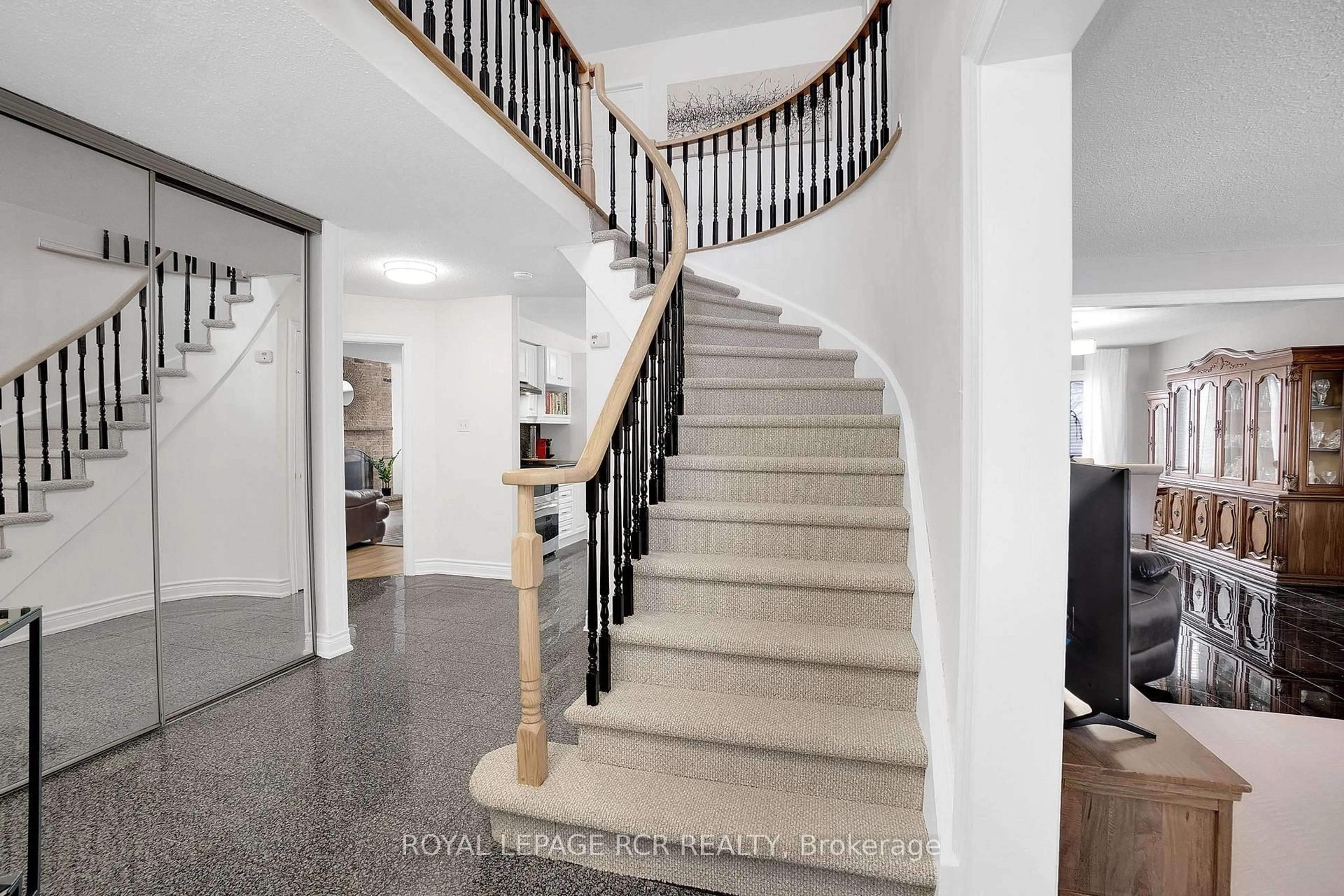 Unknown for 5168 Hidden Valley Crt, Mississauga Ontario L5M 3P1