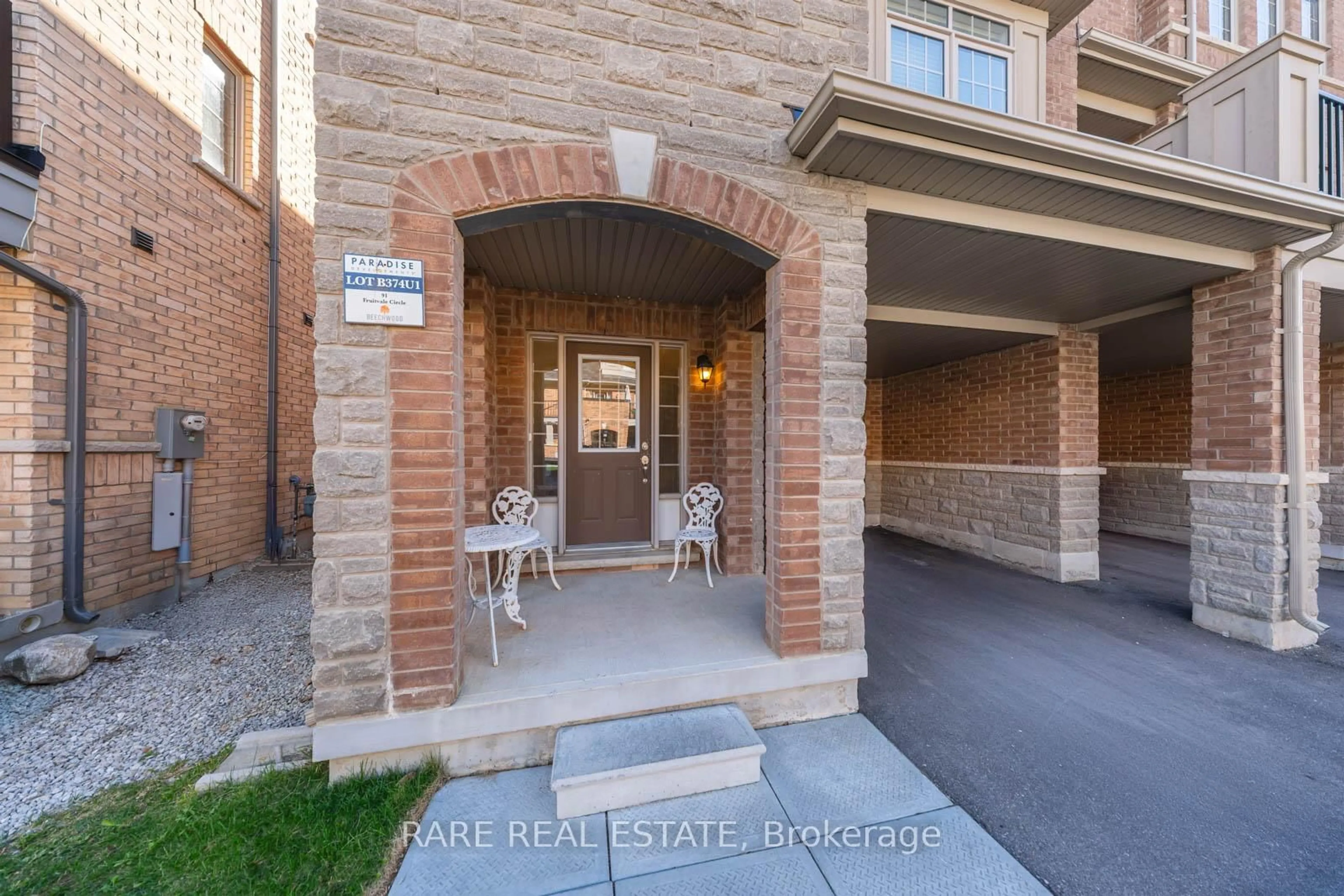 Indoor entryway for 91 Fruitvale Circ, Brampton Ontario L7A 5C4