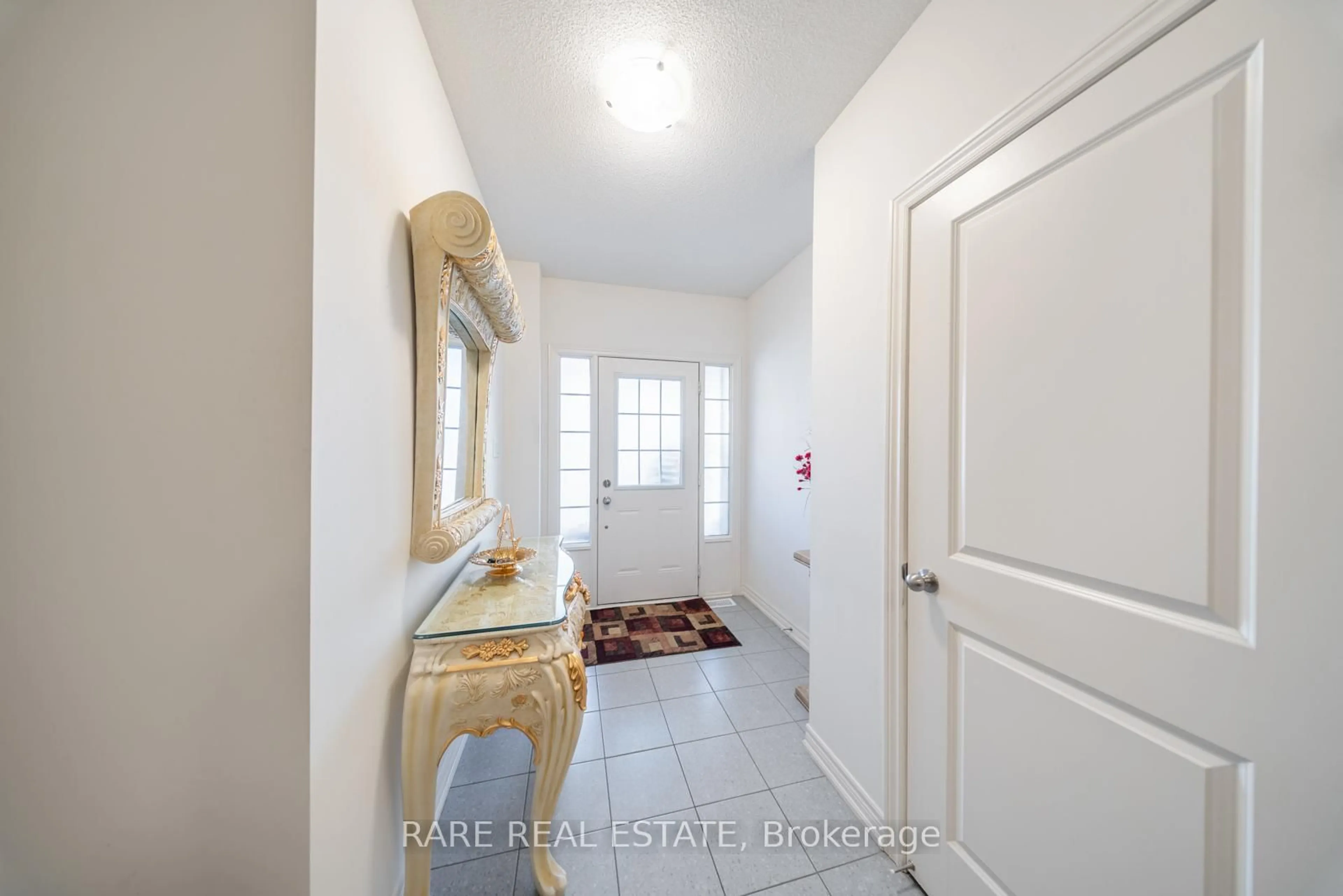 Indoor entryway for 91 Fruitvale Circ, Brampton Ontario L7A 5C4