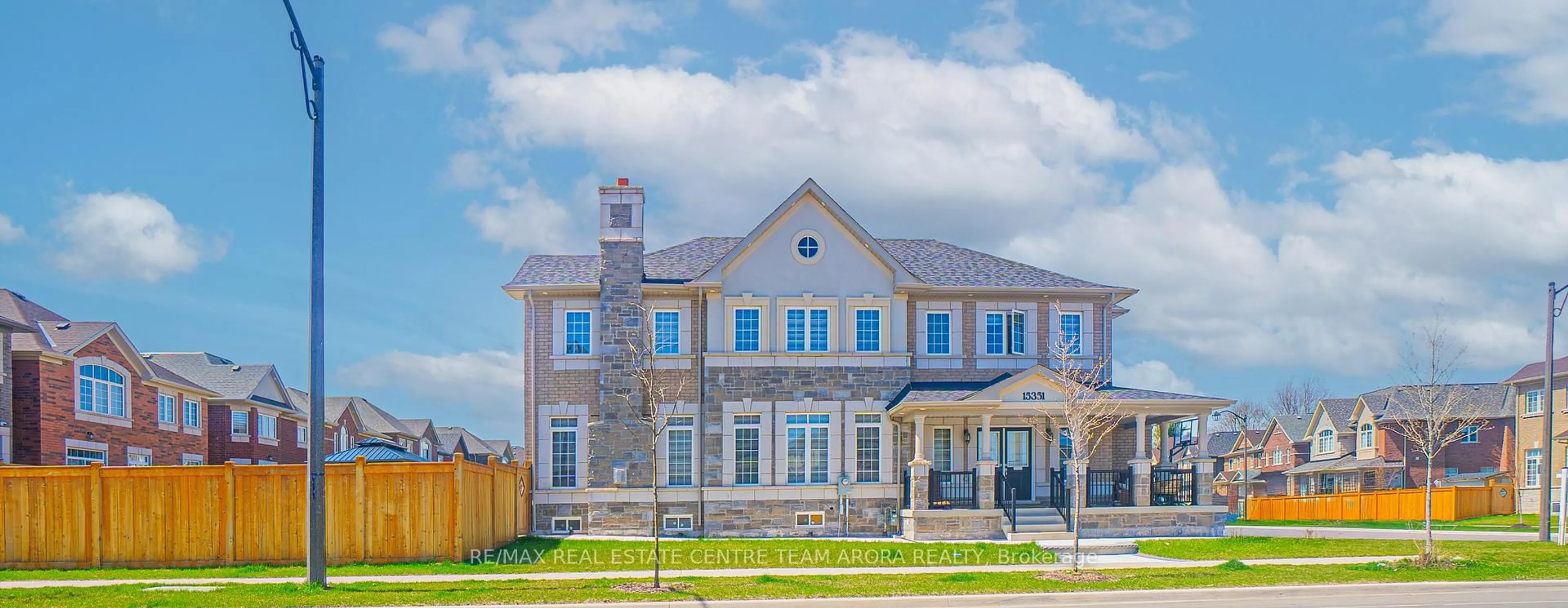 Home with brick exterior material, building for 15351 Danby Rd, Halton Hills Ontario L7G 0H6