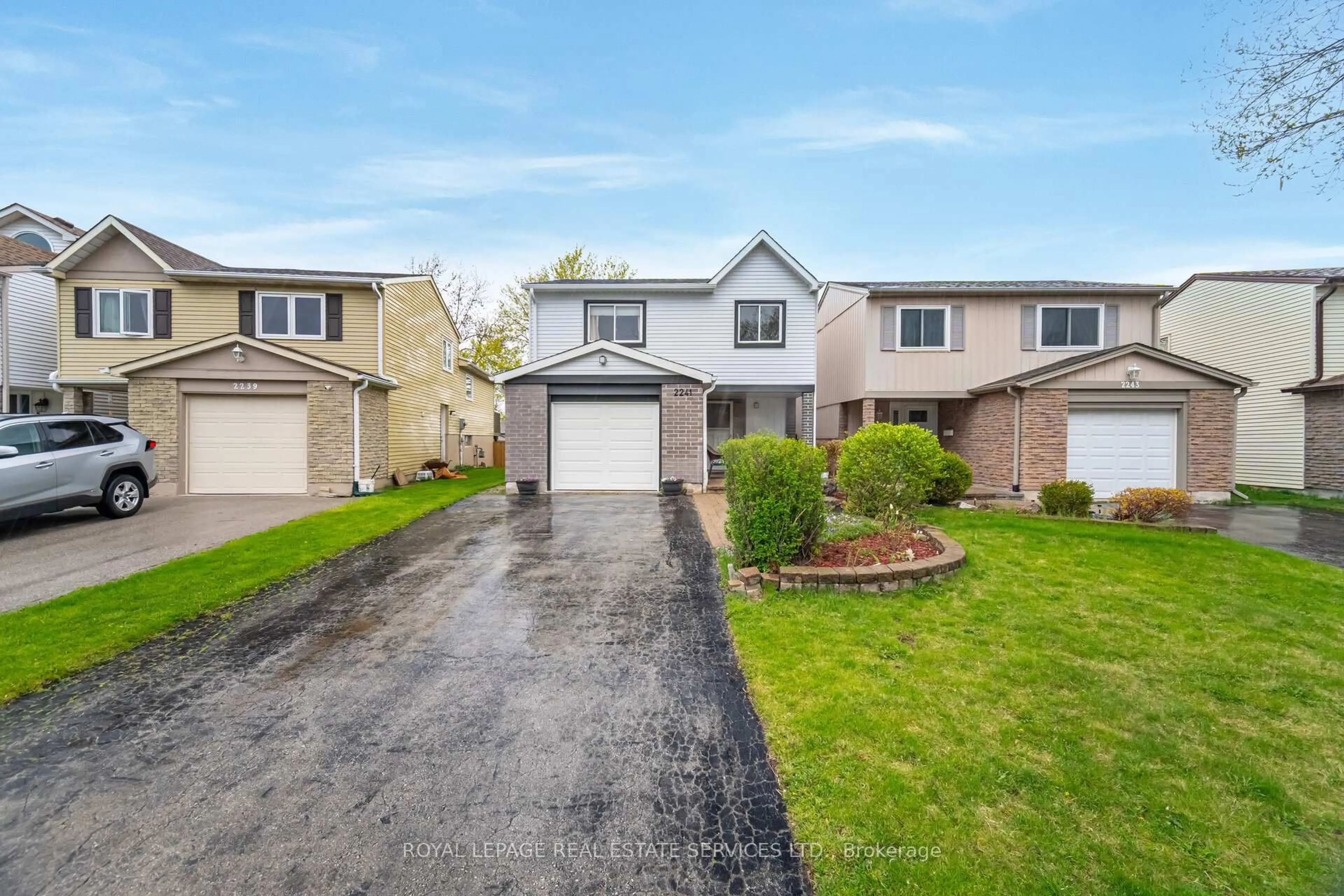 Unknown for 2241 Leominster Dr, Burlington Ontario L7P 3W8