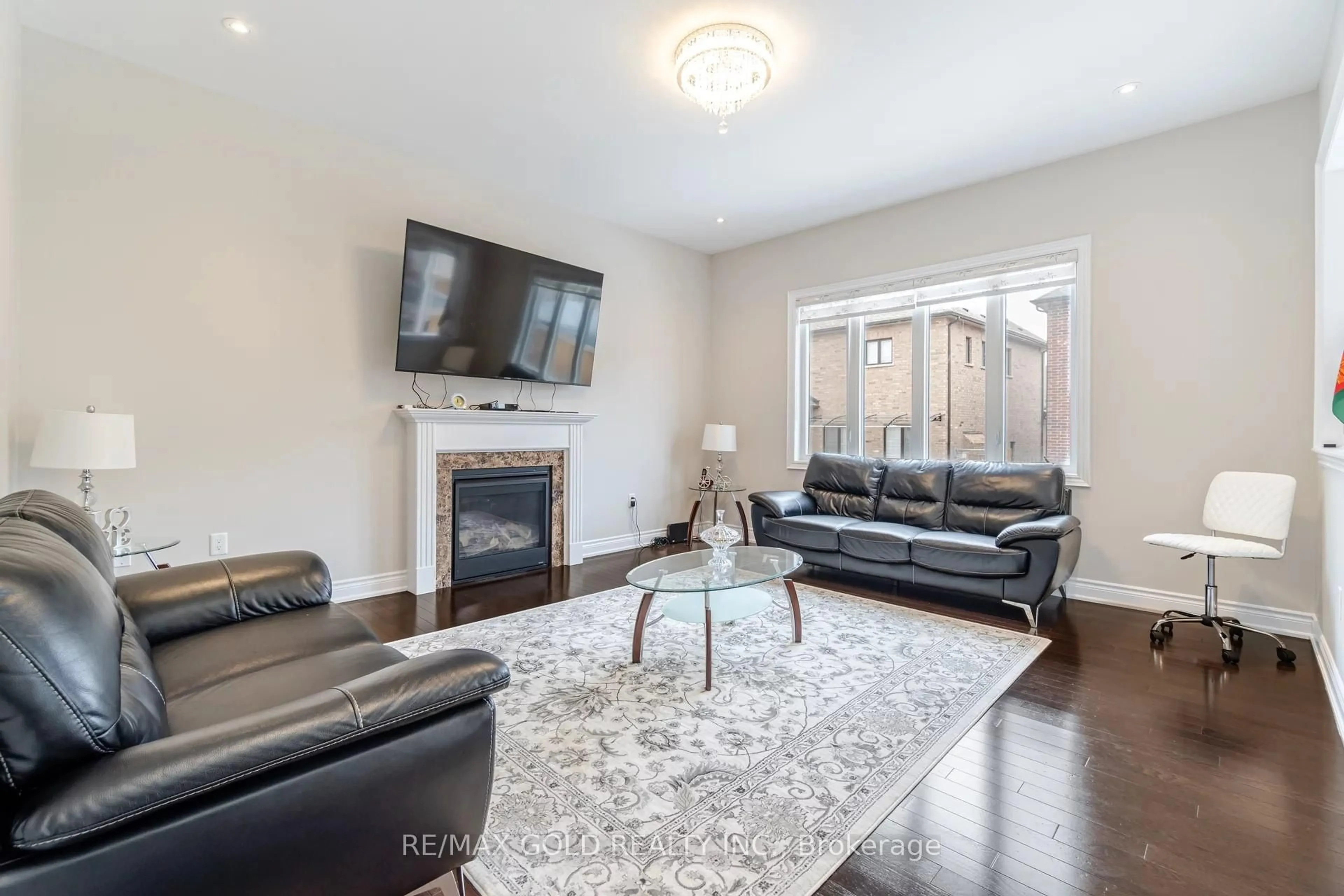 Living room with furniture, unknown for 11 Carl Finlay Dr, Brampton Ontario L6P 4E2
