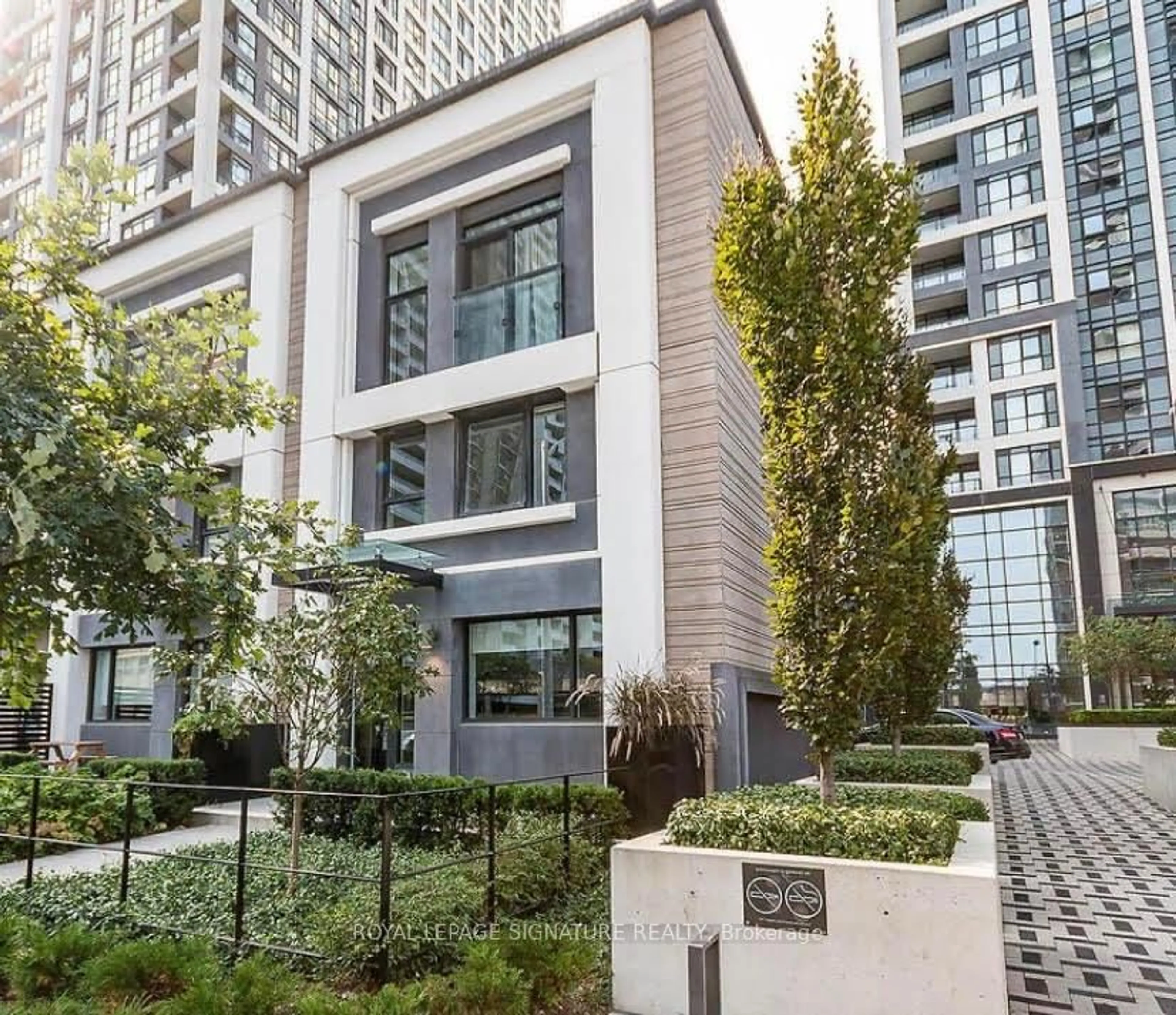 Unknown for 5 Mabelle Ave #TH8, Toronto Ontario M9A 0C8