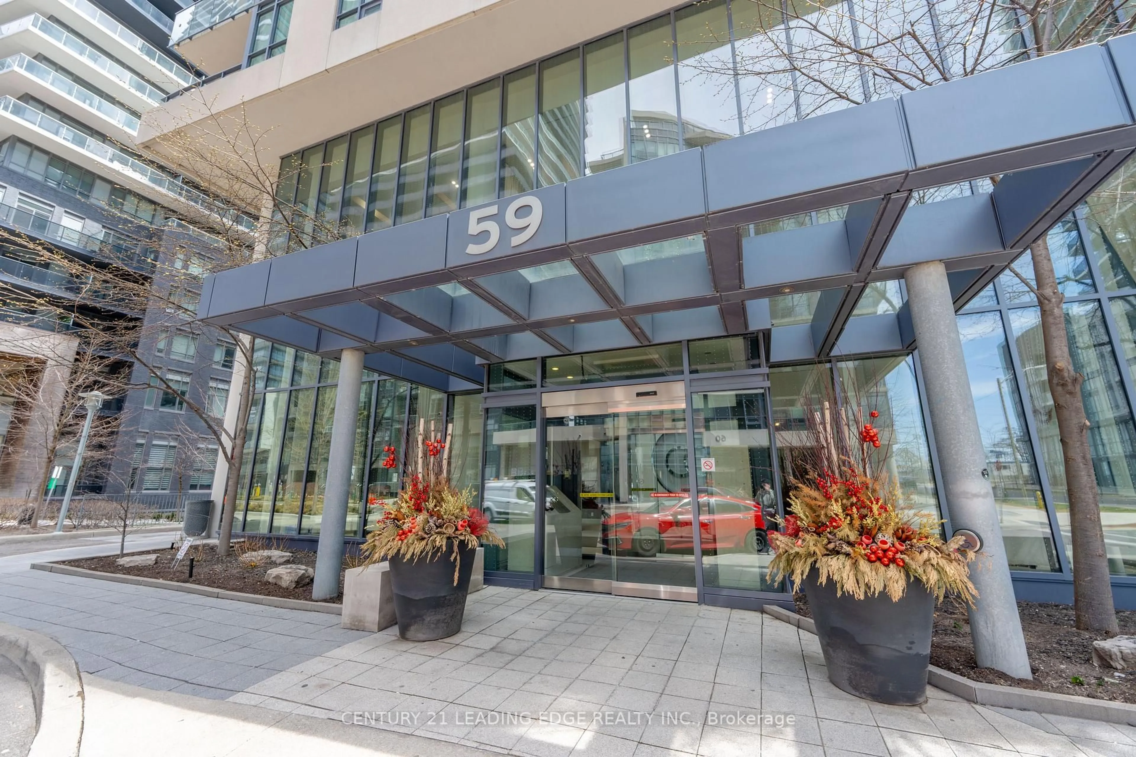 Indoor foyer for 59 ANNIE CRAIG Dr #603, Toronto Ontario M8V 0C4