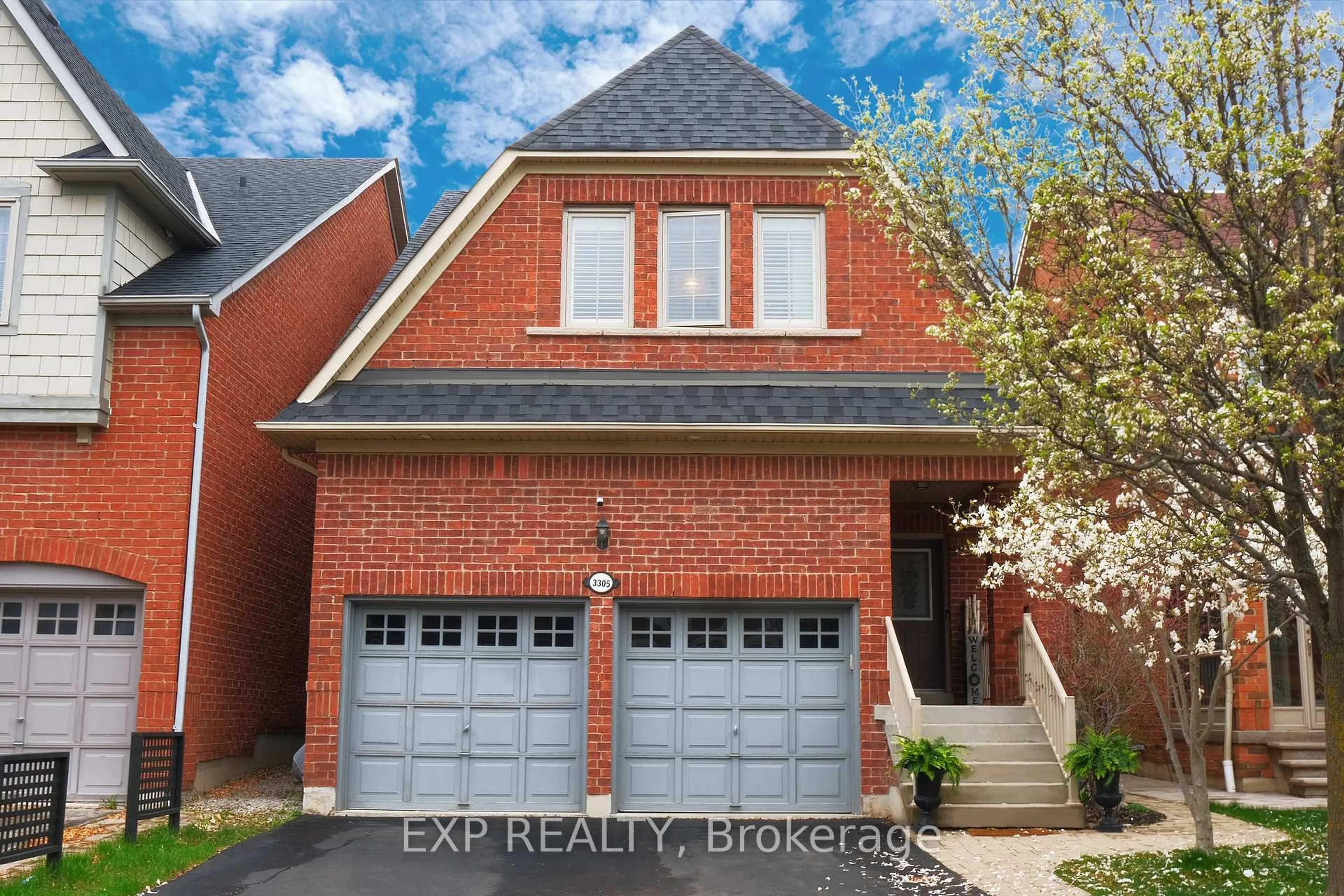 Home with brick exterior material, street for 3305 Weatherford Rd, Mississauga Ontario L5M 7X8