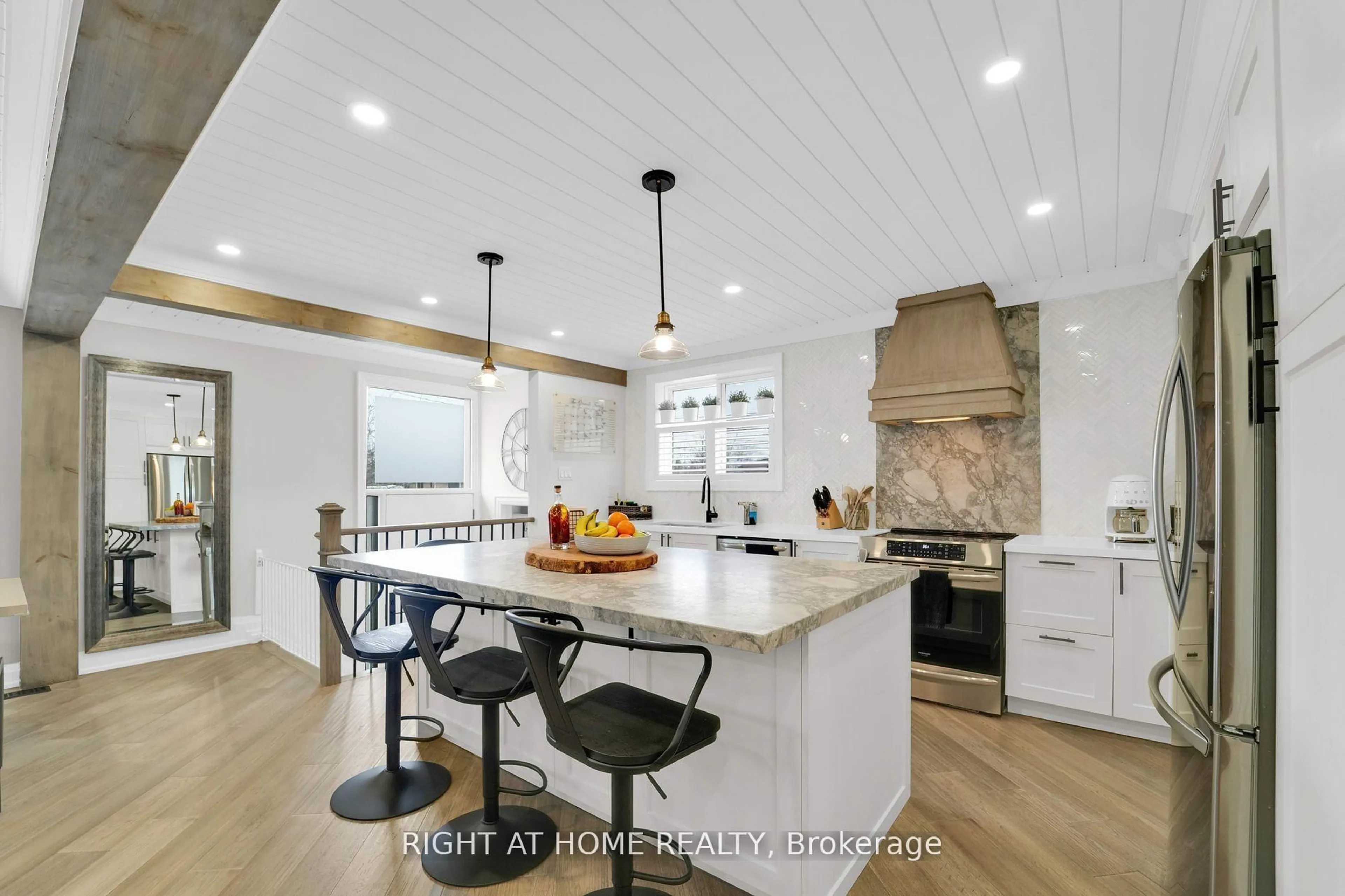 Open concept kitchen, unknown for 54 Primula Cres, Toronto Ontario M9L 1K2