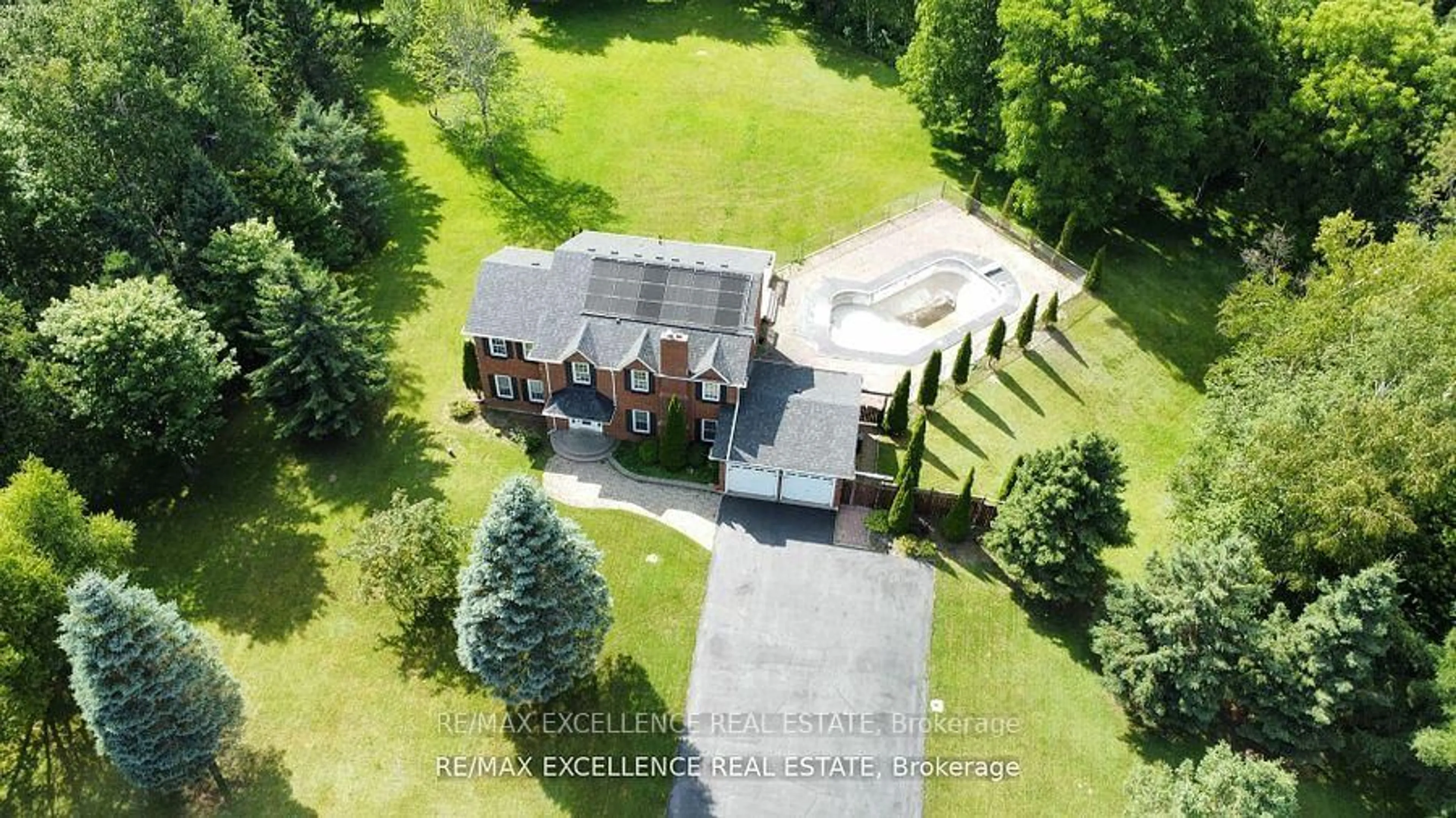 A pic from outside/outdoor area/front of a property/back of a property/a pic from drone, building for 8 Elite Rd, Caledon Ontario L7K 0K9